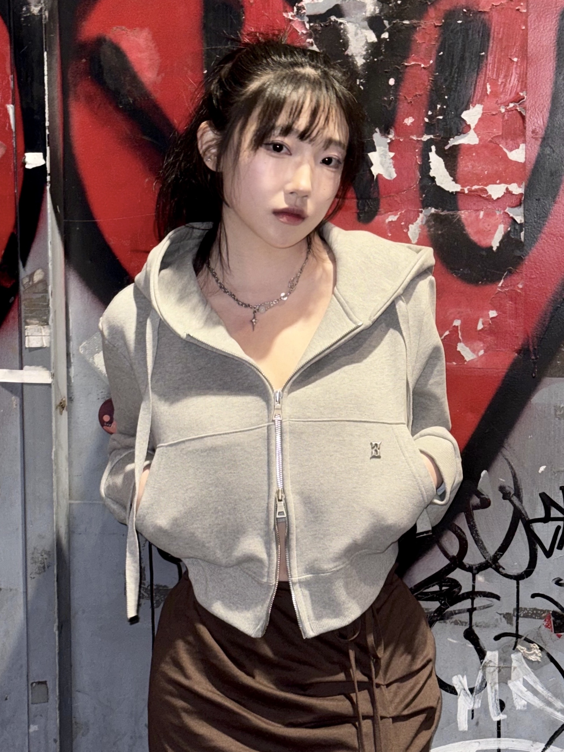 PHOS333 W Basic Crop Hood Zip Up 착용 스타일 - 1