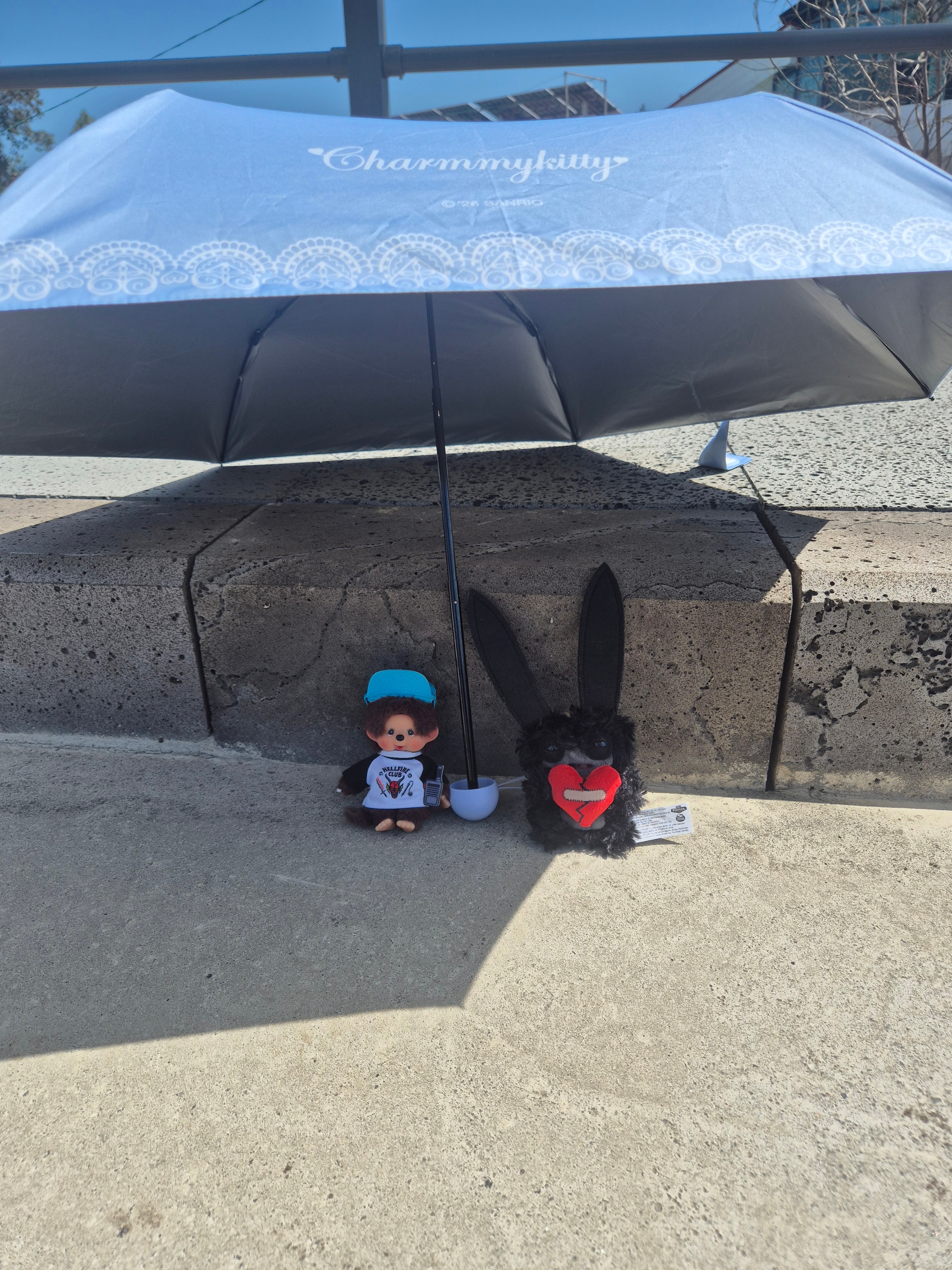 Monchhichi x Strange Things Key Chain Hellfire Club, Fuggler Long Long Ear Keyring Black 착용 스타일