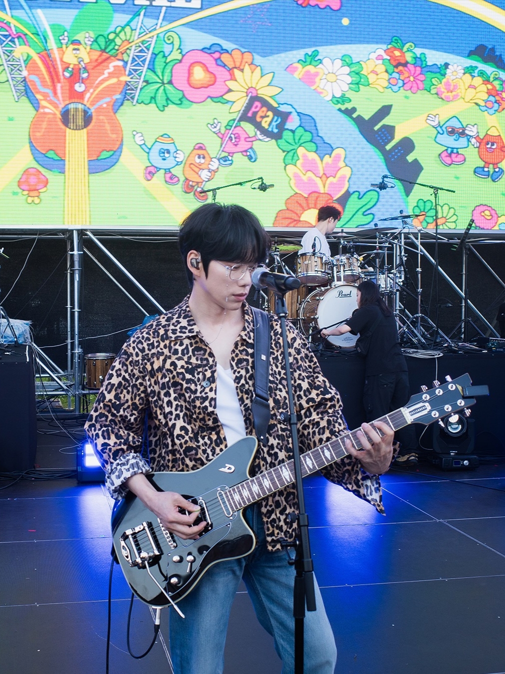 HIGHTIDE FRANKIE Leopard Trucker Jacket 착용 스타일 - 3