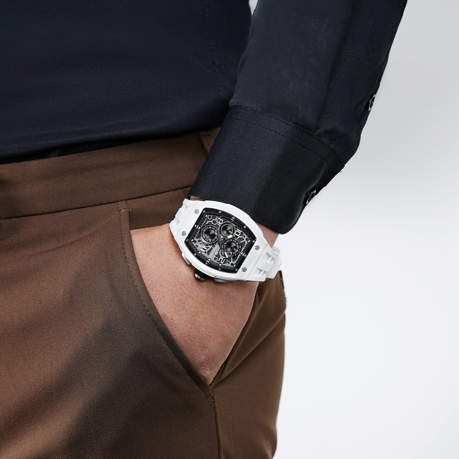 Tsar Bomba Elemental Bioceramic Chronograph Calendar Quartz TB8224B-01 White 착용 스타일