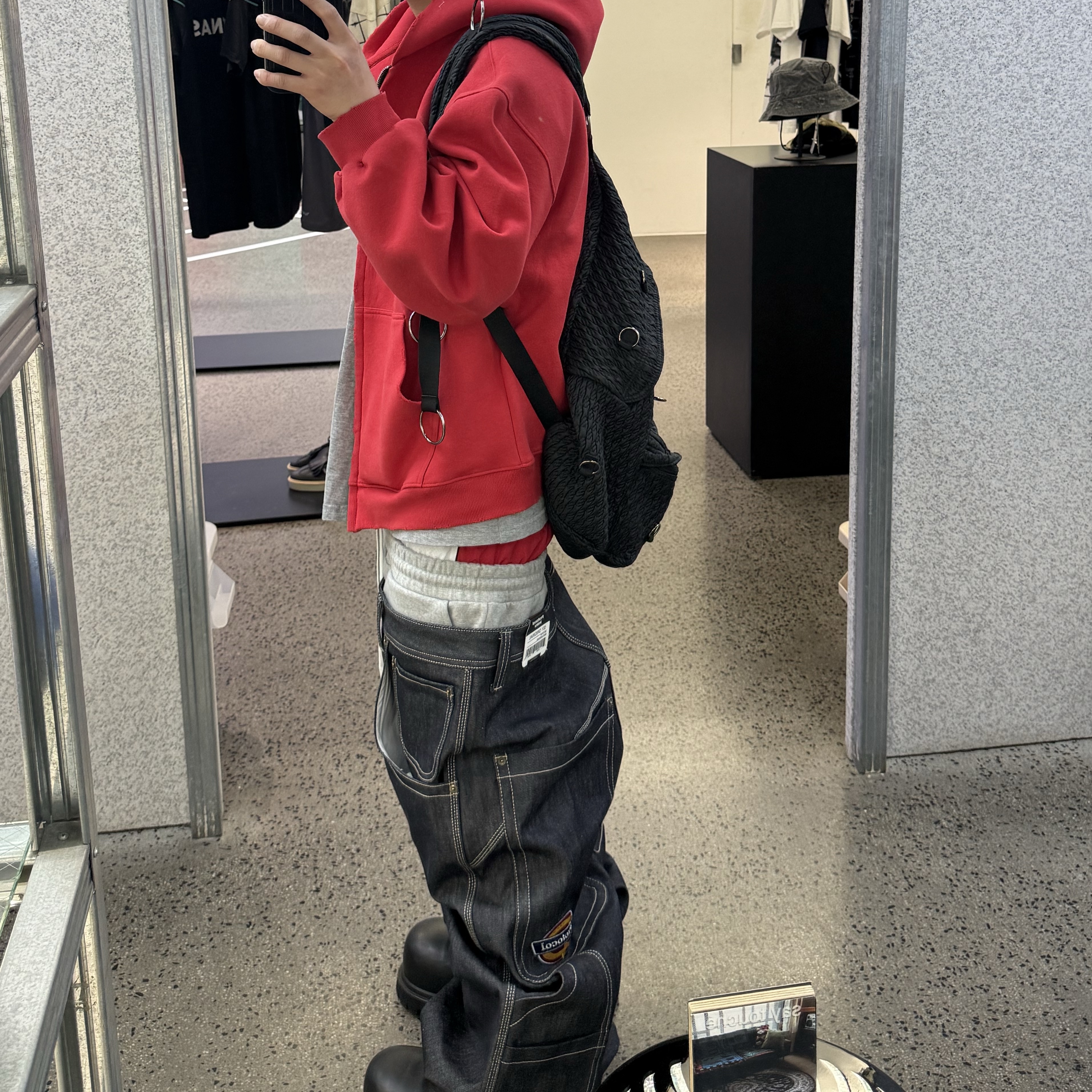 STU Hoodie Zip-Up In Red, Protocol Index 3 Layered Denim Pants Indigo Blue 착용 스타일 - 2
