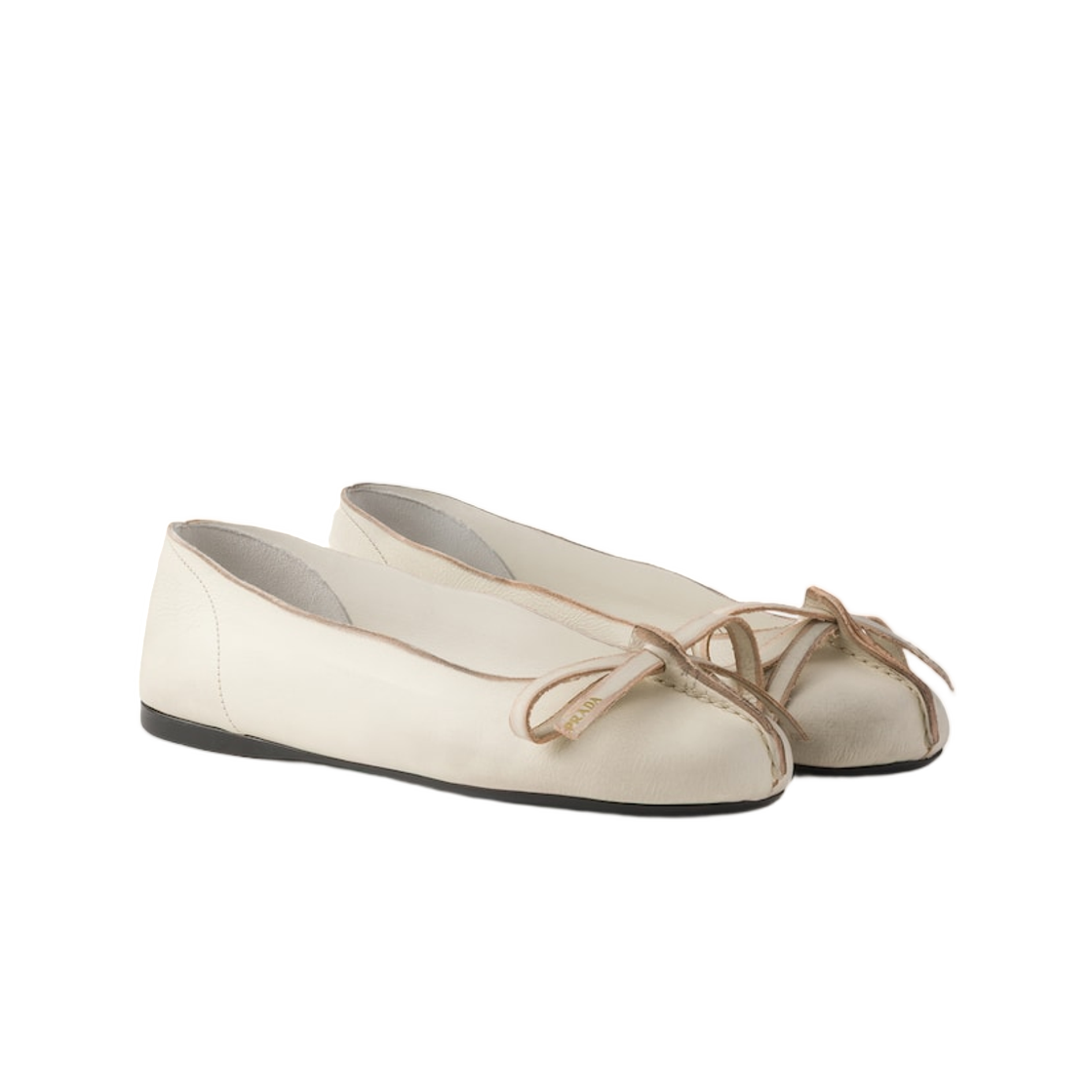 (W) 프라다 앤틱 레더 발레리나 초크 화이트((W) Prada Antiqued Leather Ballerinas Chalk White) - 2