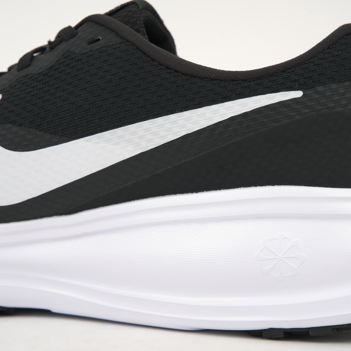 나이키 레볼루션 8 블랙 화이트(Nike Revolution 8 Black White) - 8
