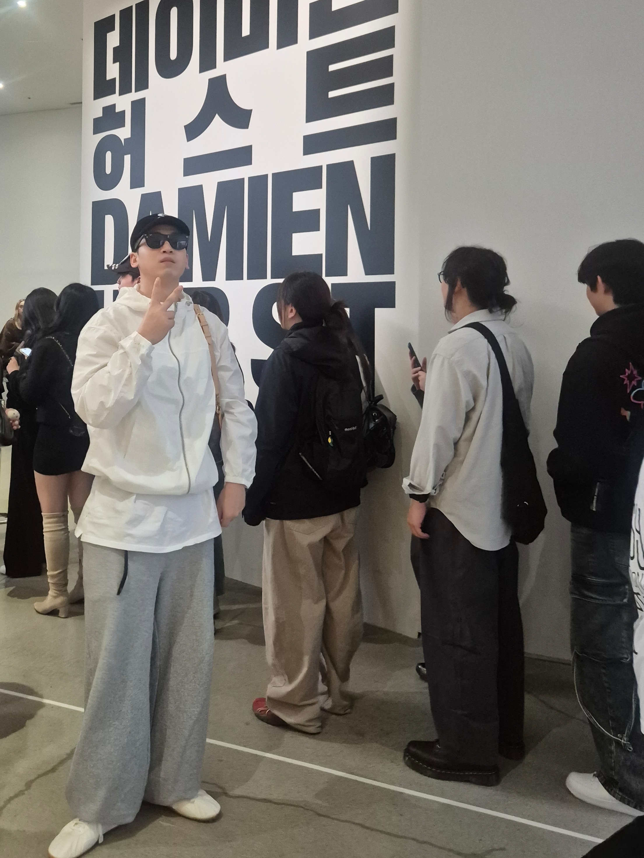 Nike x Jacquemus Moon Shoe SP Soft Pearl Sail, Matin Kim Matin High Neck Hoody Coating Jumper Ivory 착용 스타일