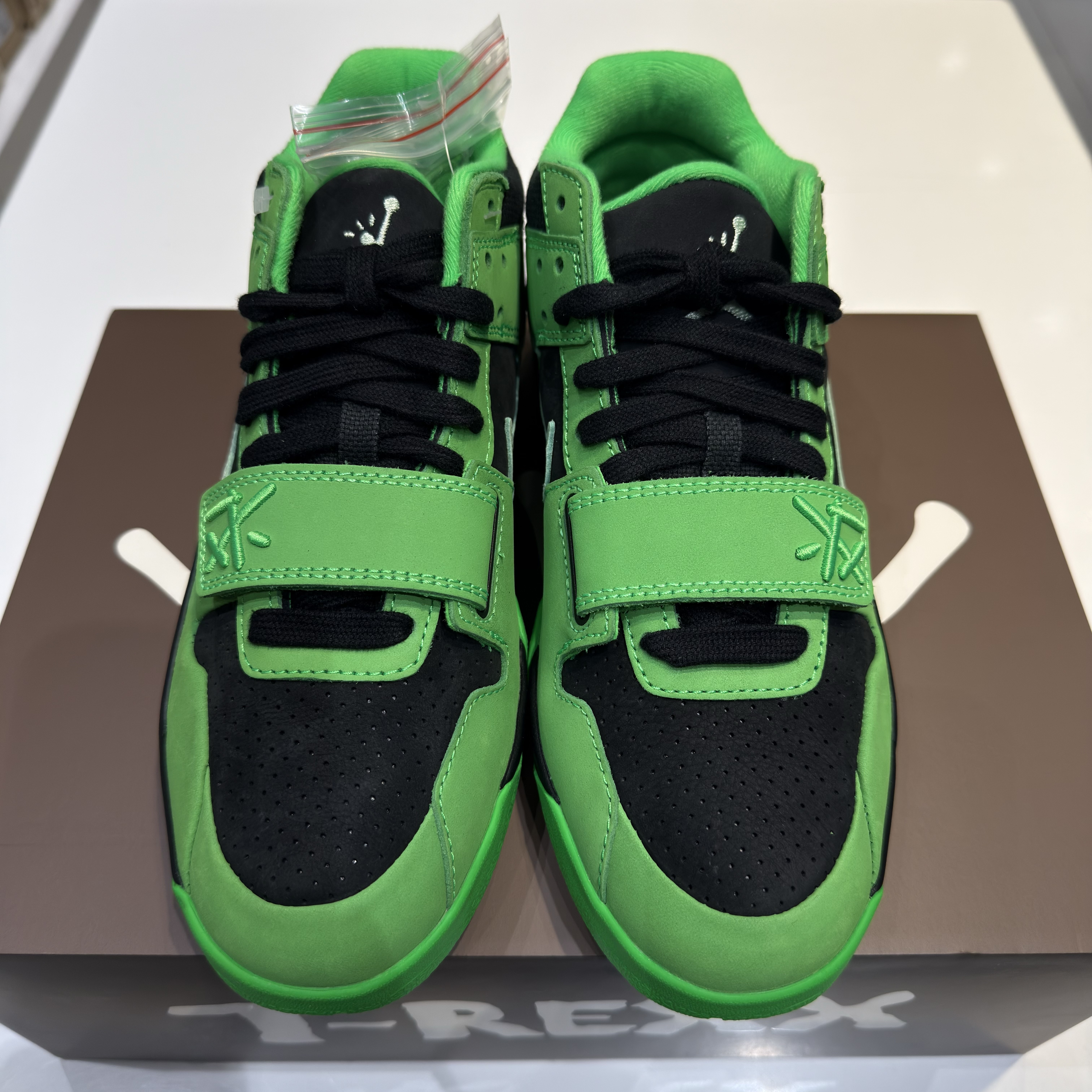 Jordan x Travis Scott Jumpman Jack TR Green Spark Vapor Green 착용 스타일 - 1
