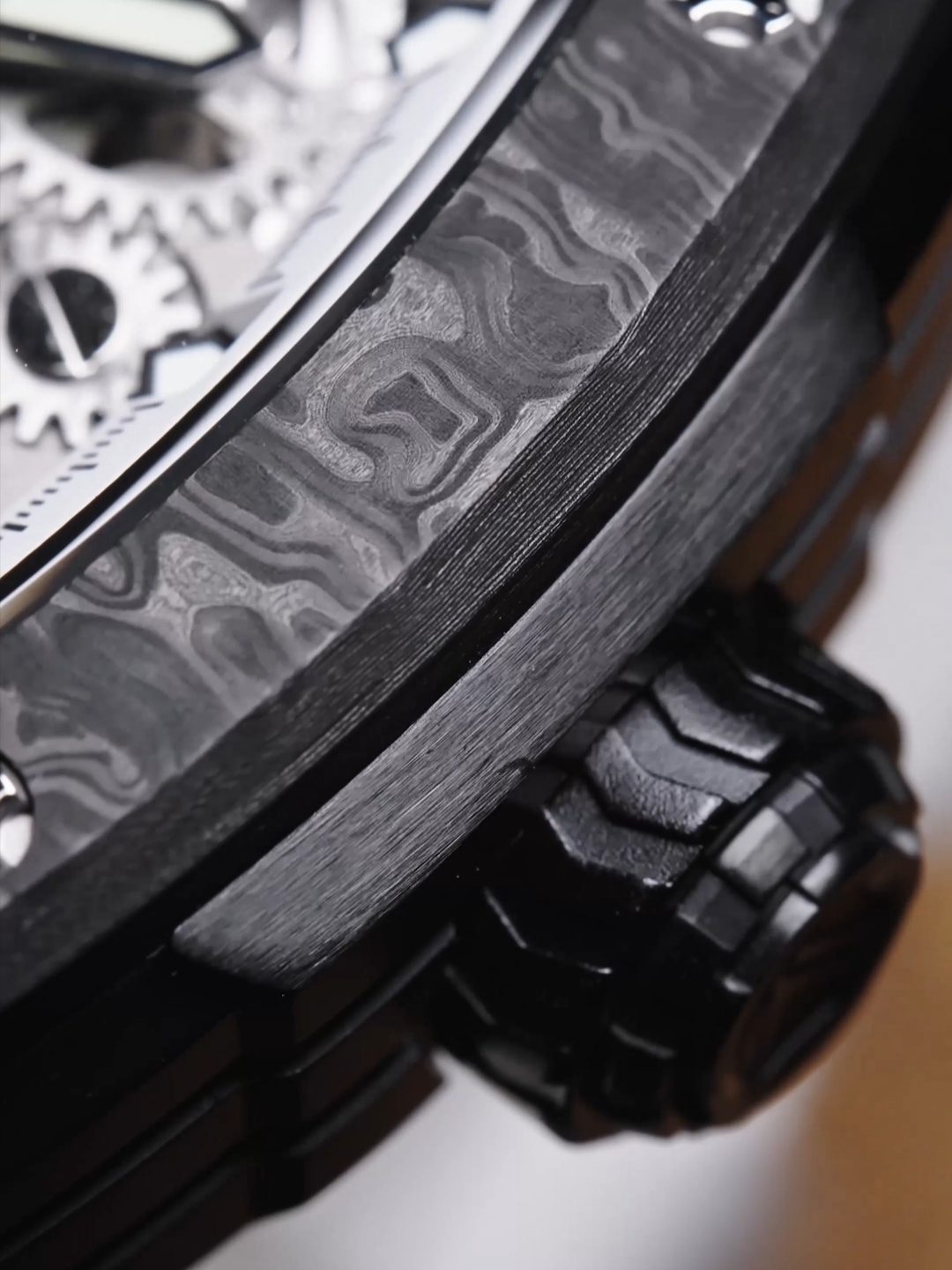 Tsar Bomba Elemental-Carbon Fiber Automatic  TB8228CF-03 Elite White 착용 스타일