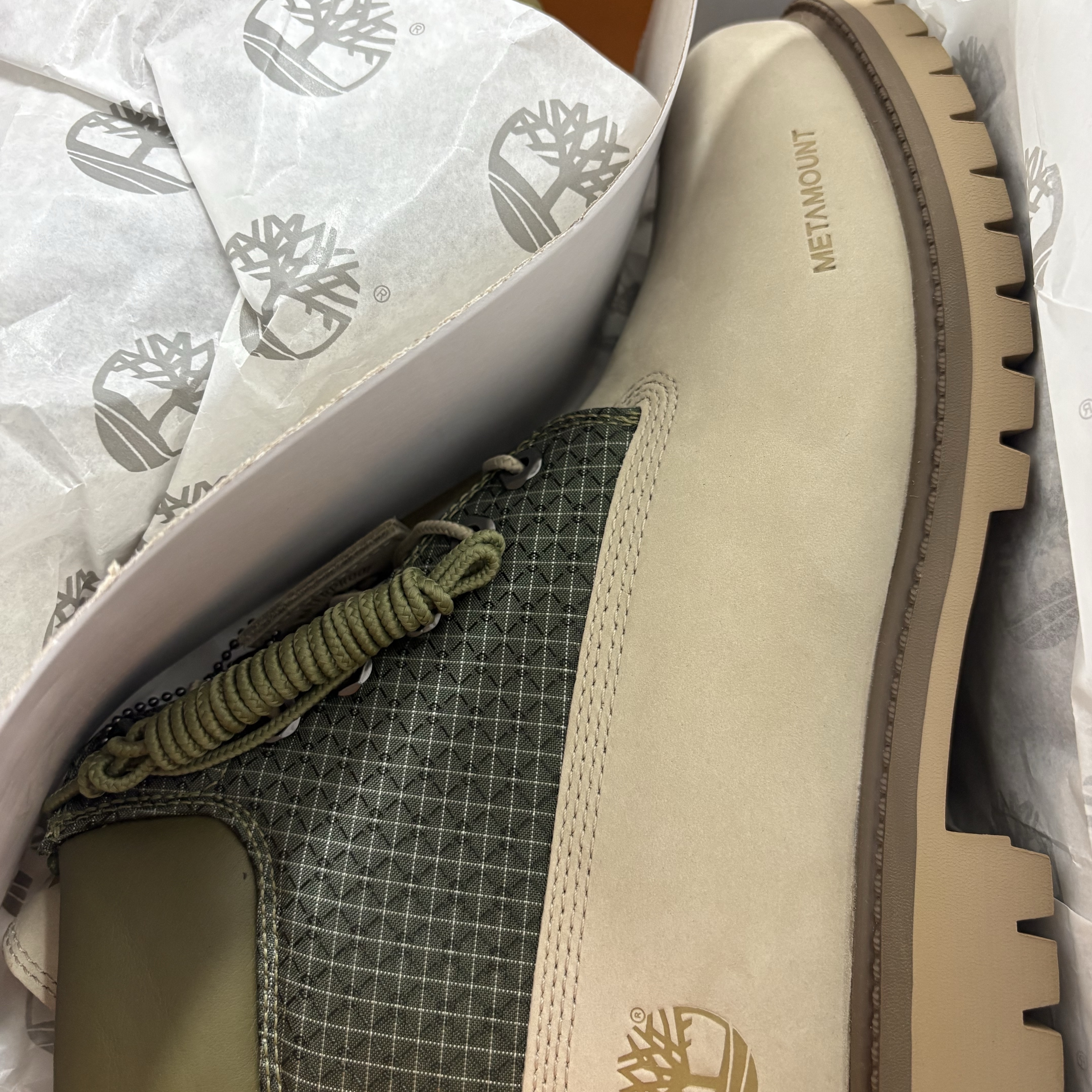 Timberland x Metamount Premium 6 Inch Waterproof Boots Light Brown Dark Green 착용 스타일