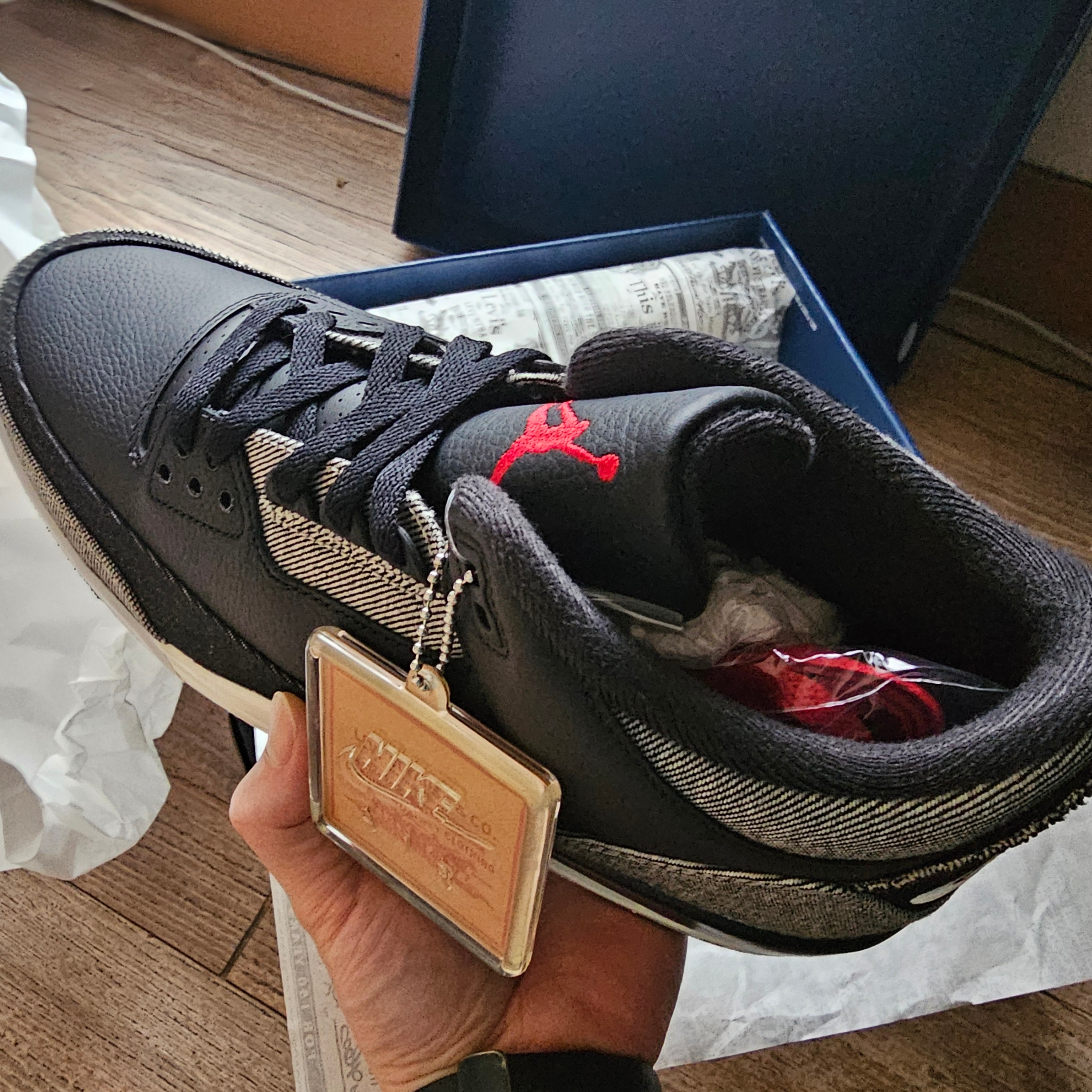 Jordan 3 x Levi’s Black and White 착용 스타일 - 6