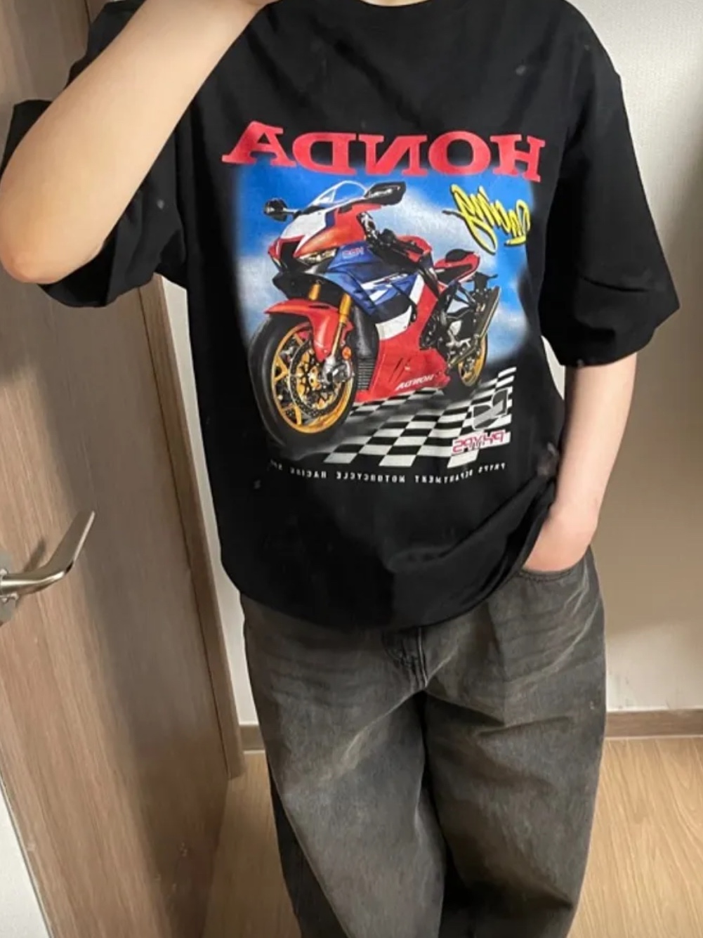 Honda Racing Fire Blade T-Shirt Black 착용 스타일