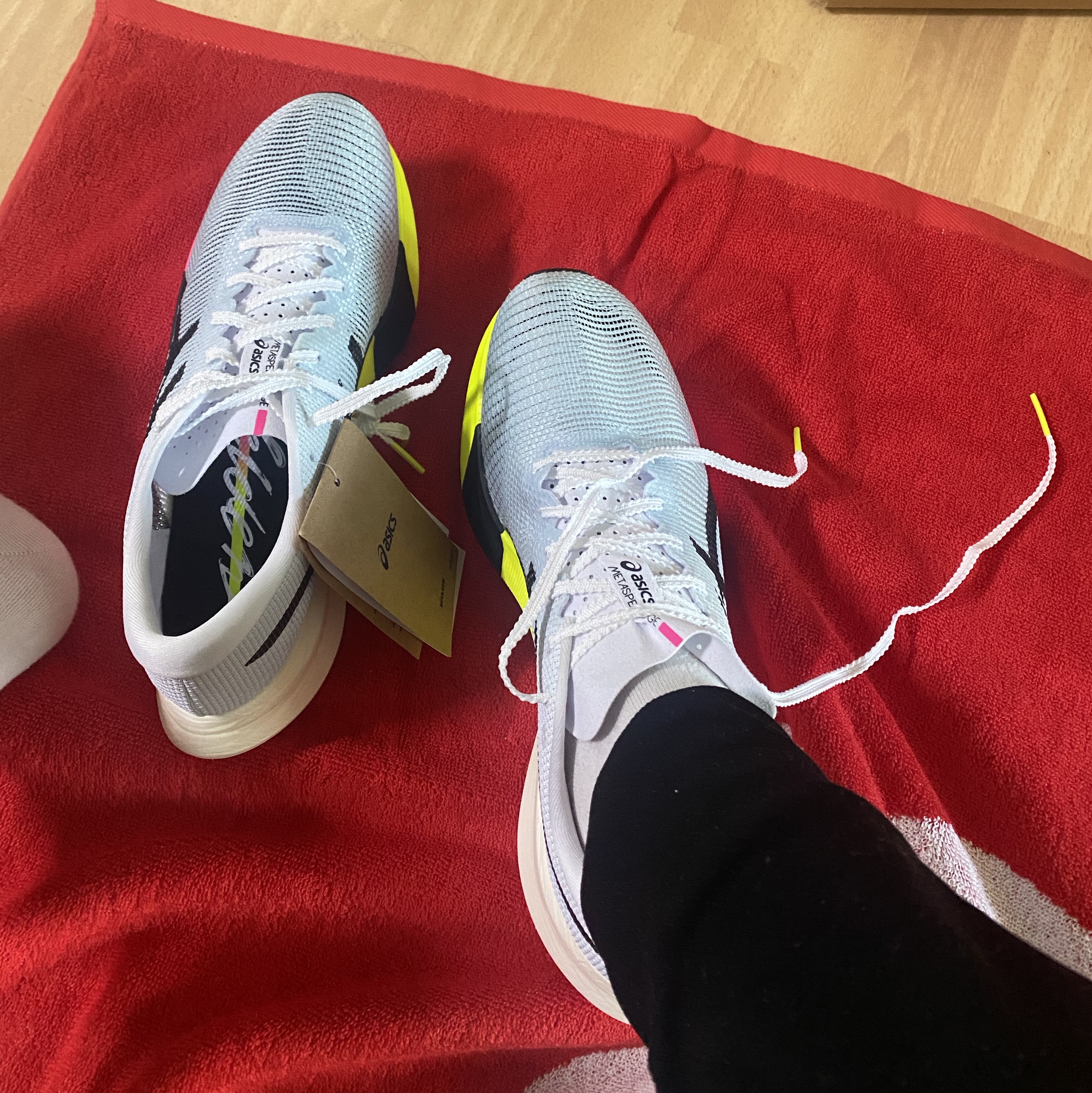 Asics Metaspeed Edge Paris Light Blue Black 착용 스타일