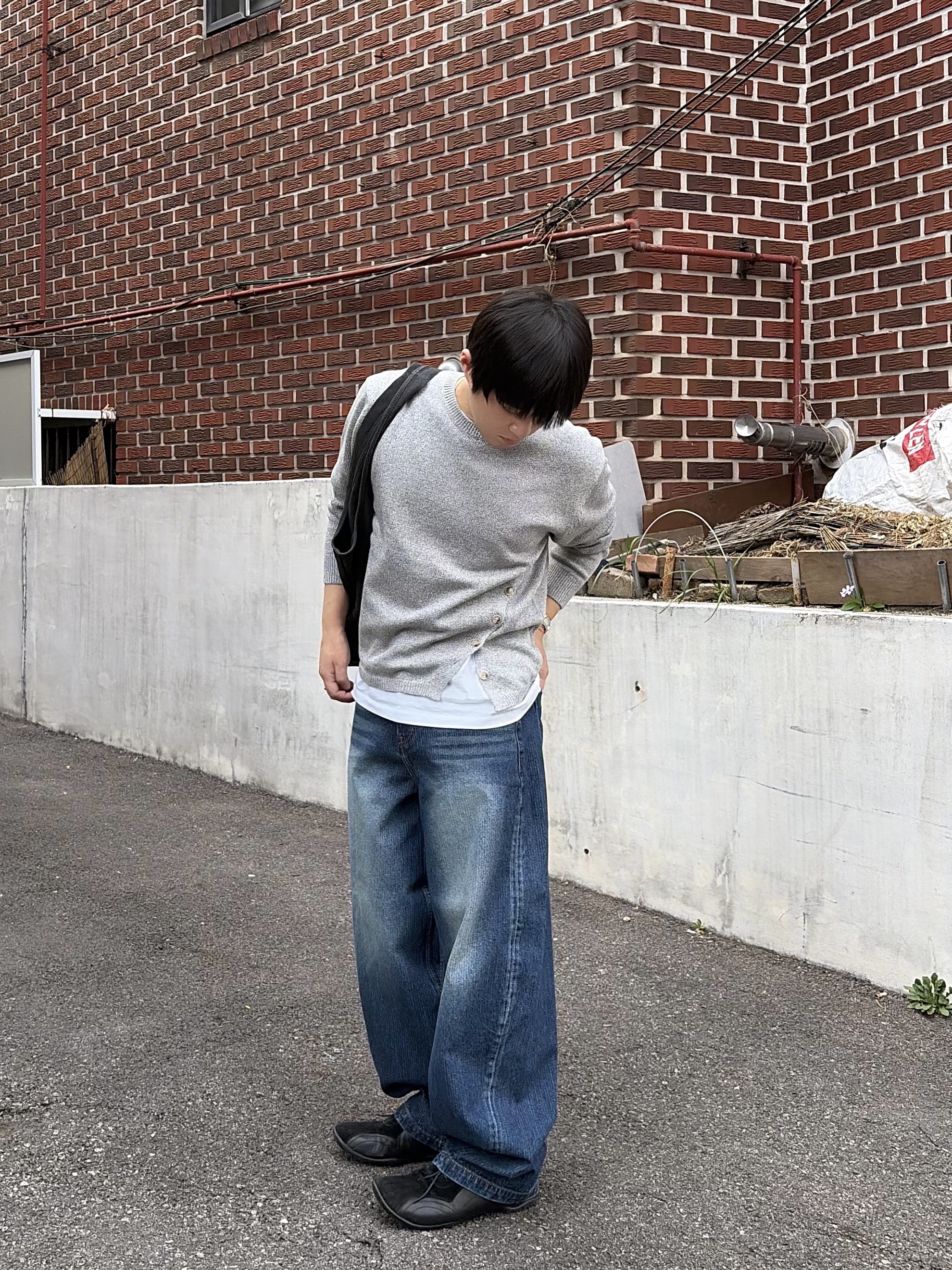 noun Corduroy Denim Pants Blue, Pemont Square Black 착용 스타일 - 1