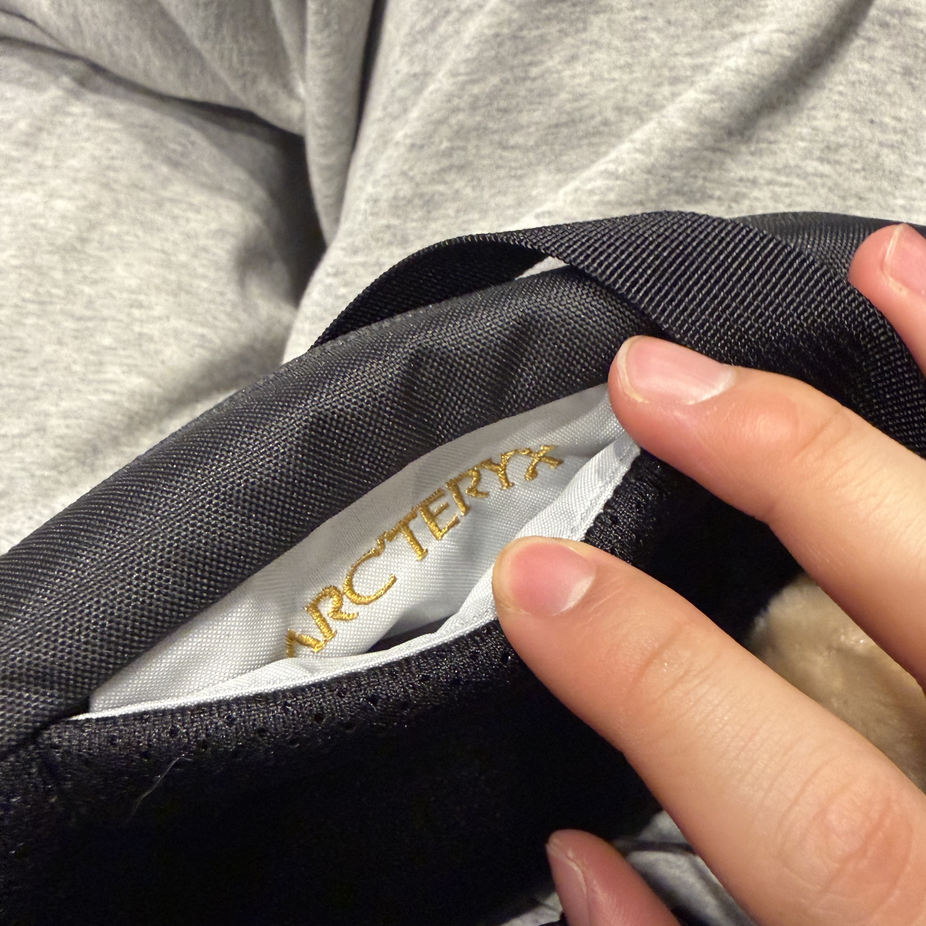 Arc'teryx Mantis 1 Waistpack Black 착용 스타일 - 3