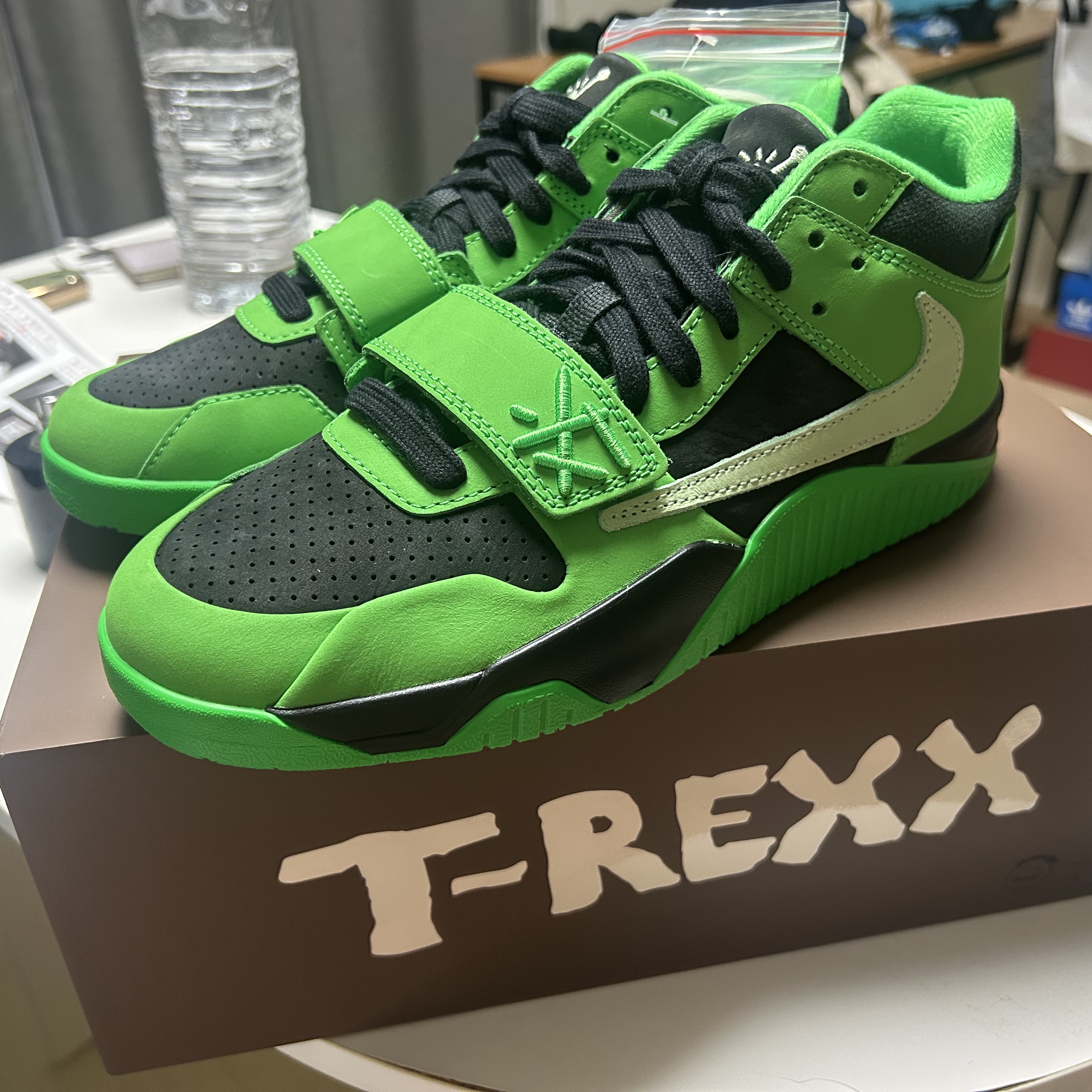 Jordan x Travis Scott Jumpman Jack TR Green Spark Vapor Green 착용 스타일 - 3