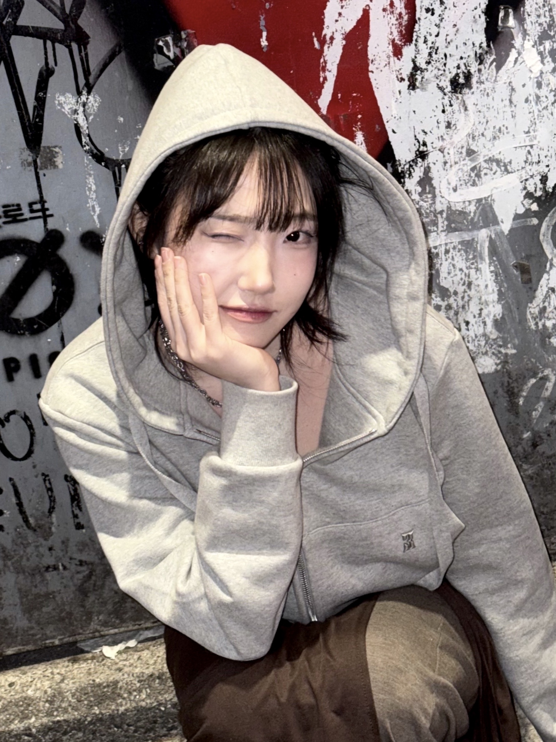 PHOS333 W Basic Crop Hood Zip Up 착용 스타일 - 3