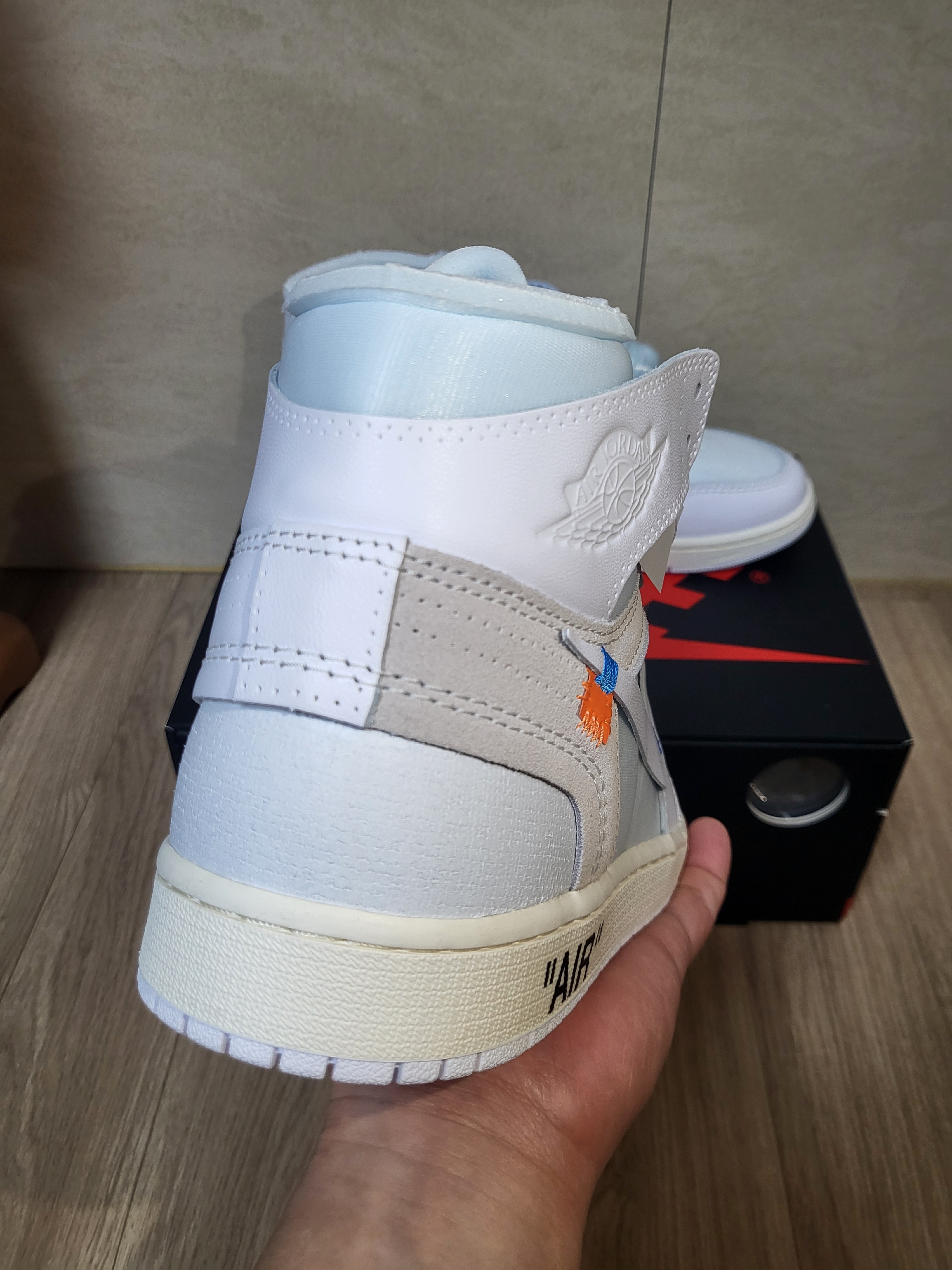 Jordan 1 x Virgil Abloh Archive Retro High Alaska White 착용 스타일 - 2