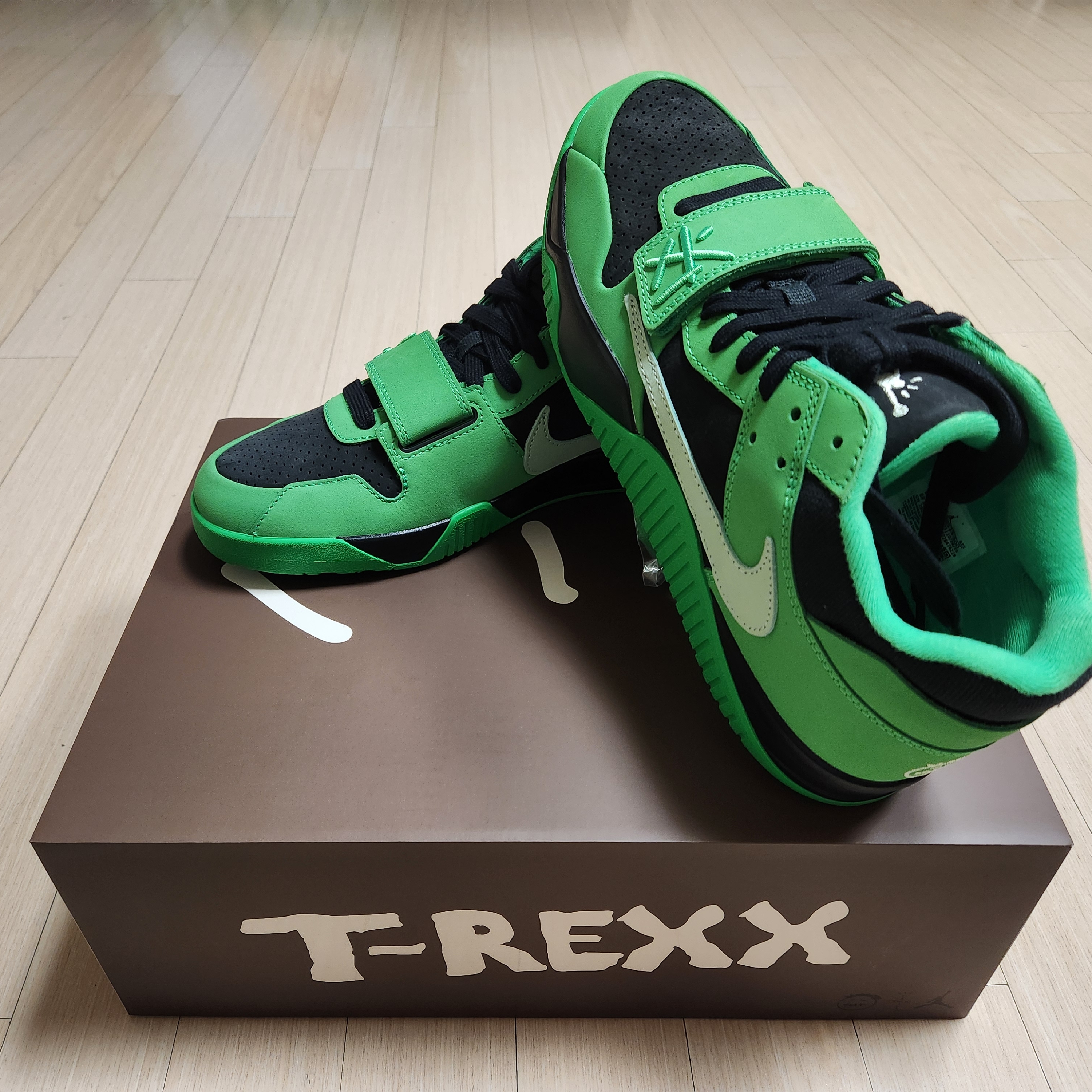 Jordan x Travis Scott Jumpman Jack TR Green Spark Vapor Green 착용 스타일 - 5