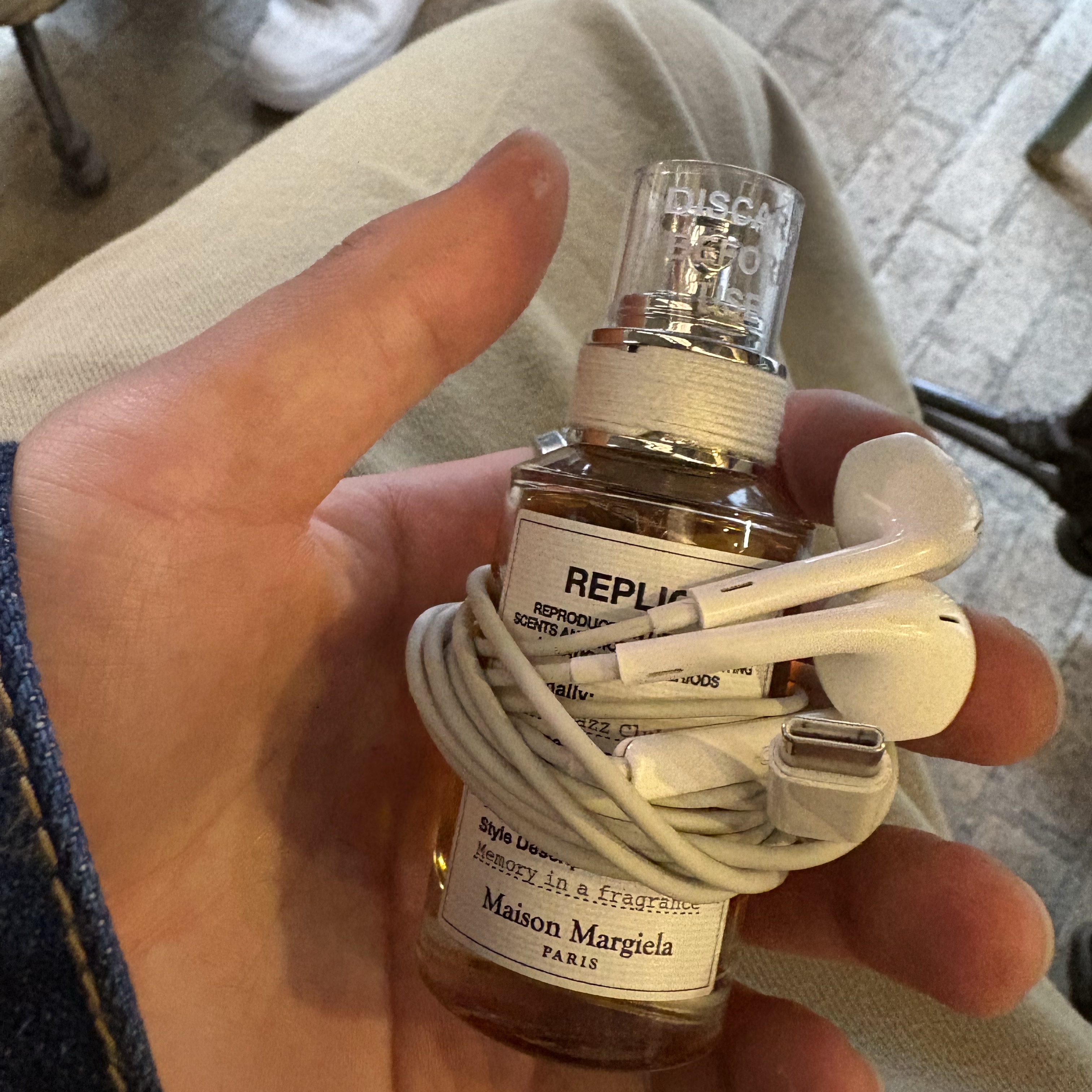 AMOU Molly Hoodie Zip Up Navy, Maison Margiela Replica Lazy Sunday Morning Eau De Toilette 30ml 착용 스타일 - 2