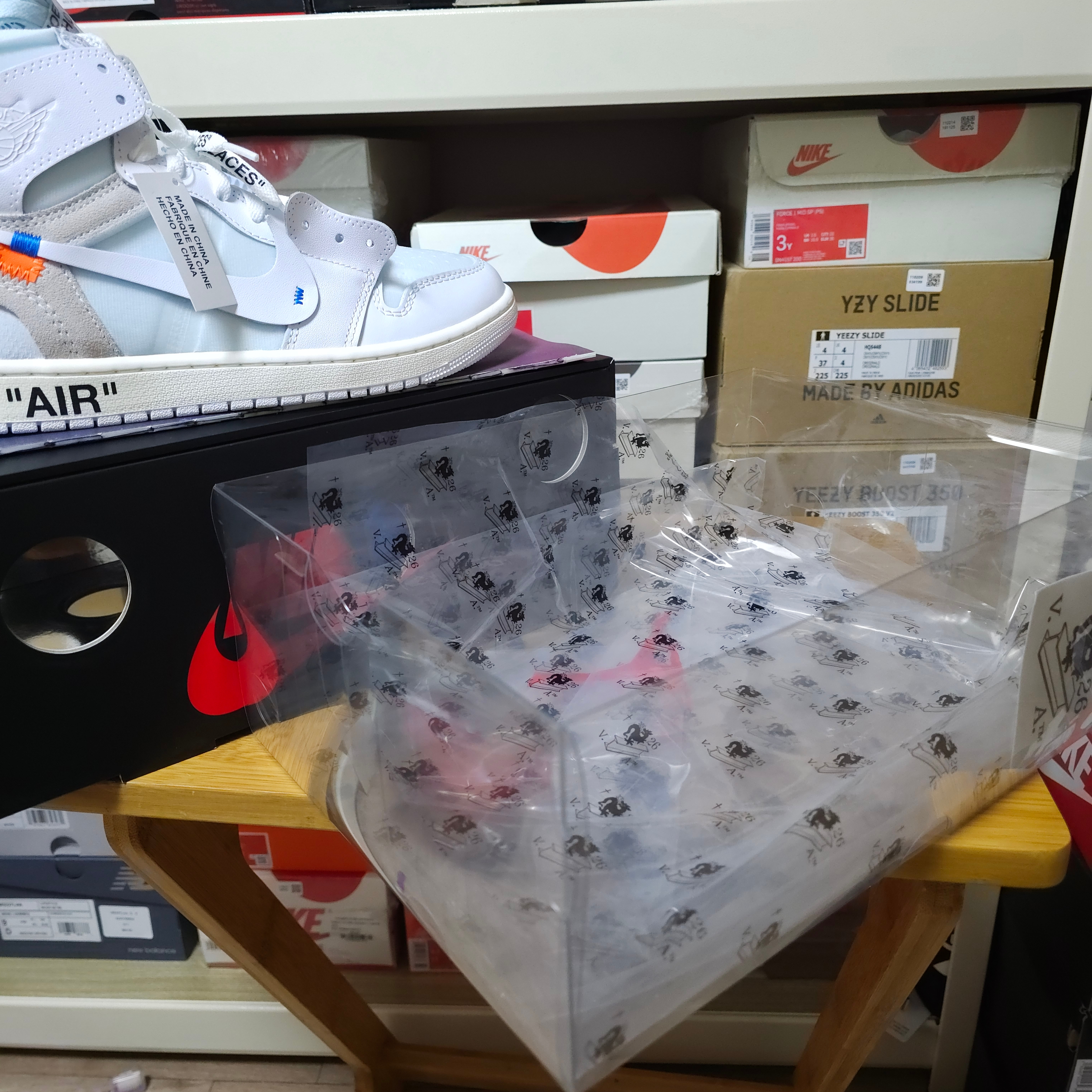 Jordan 1 x Virgil Abloh Archive Retro High Alaska White 착용 스타일 - 6