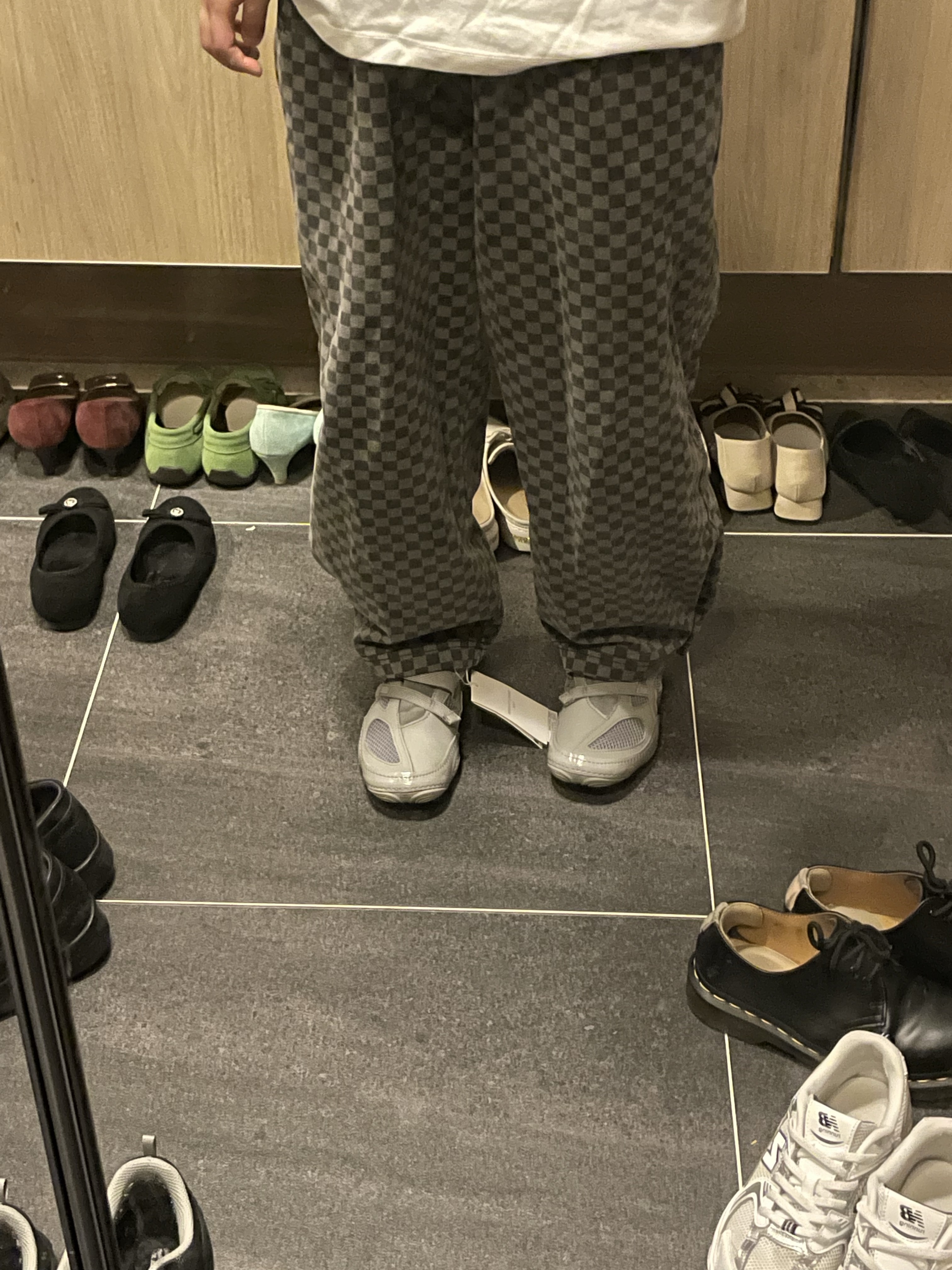 Asics x Issey Miyake Hyper Taping Grey 착용 스타일 - 2