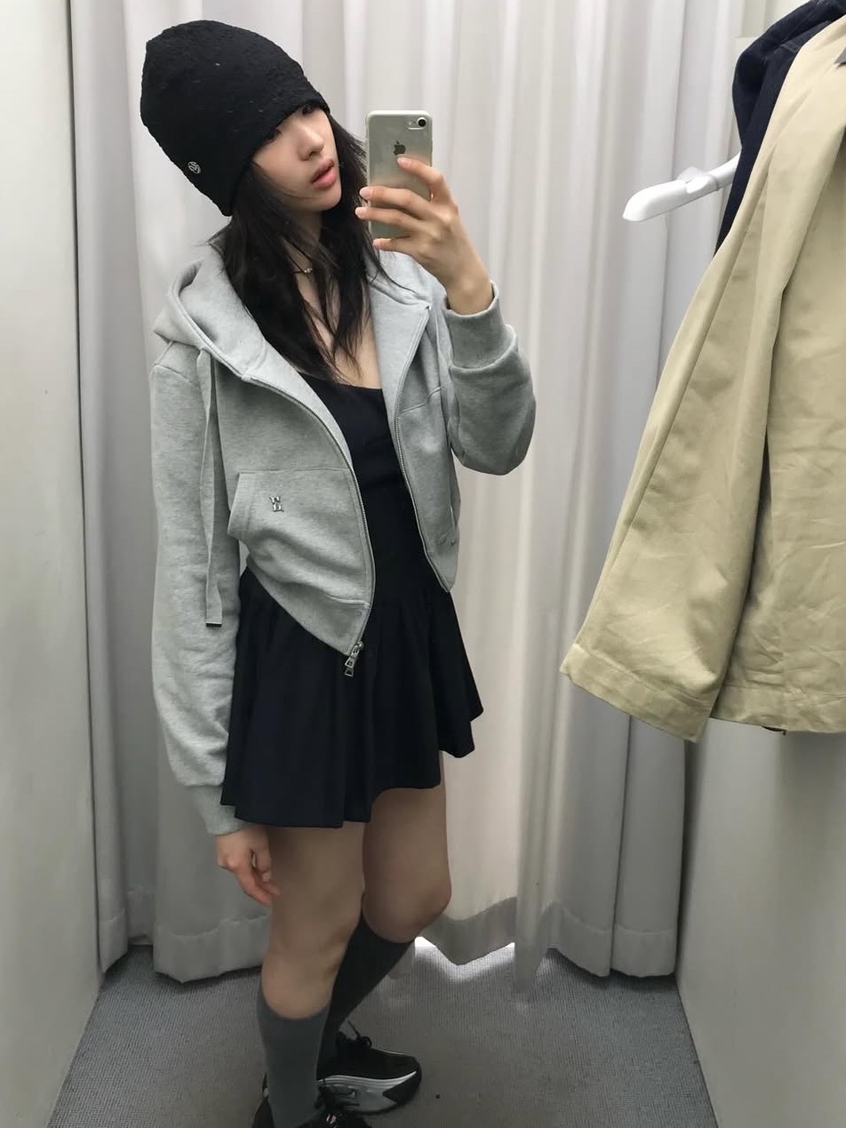 PHOS333 W Basic Crop Hood Zip Up 착용 스타일 - 3