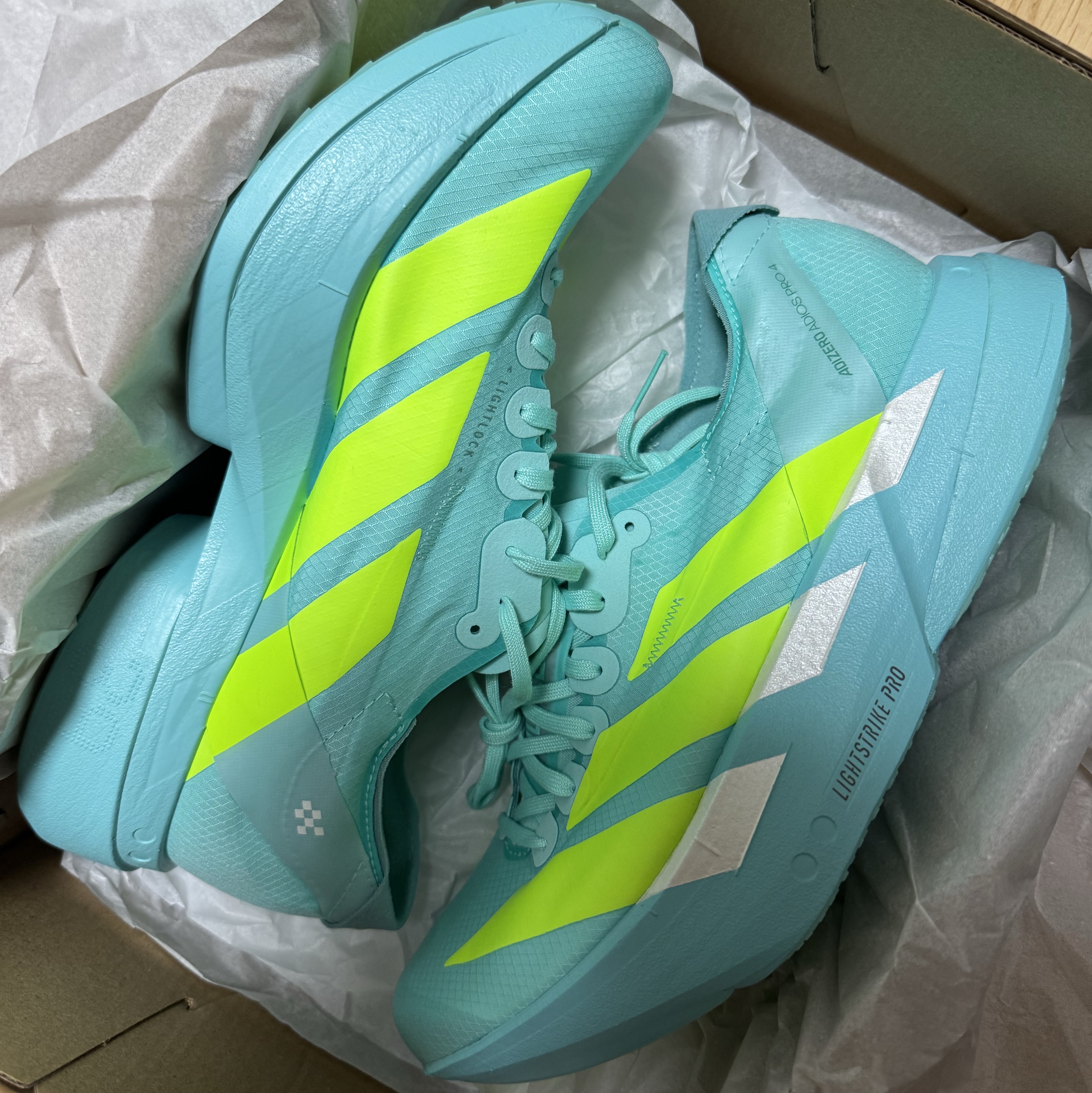 Adidas Adizero Adios Pro 4 Flash Aqua Lucid Lemon 착용 스타일 - 1