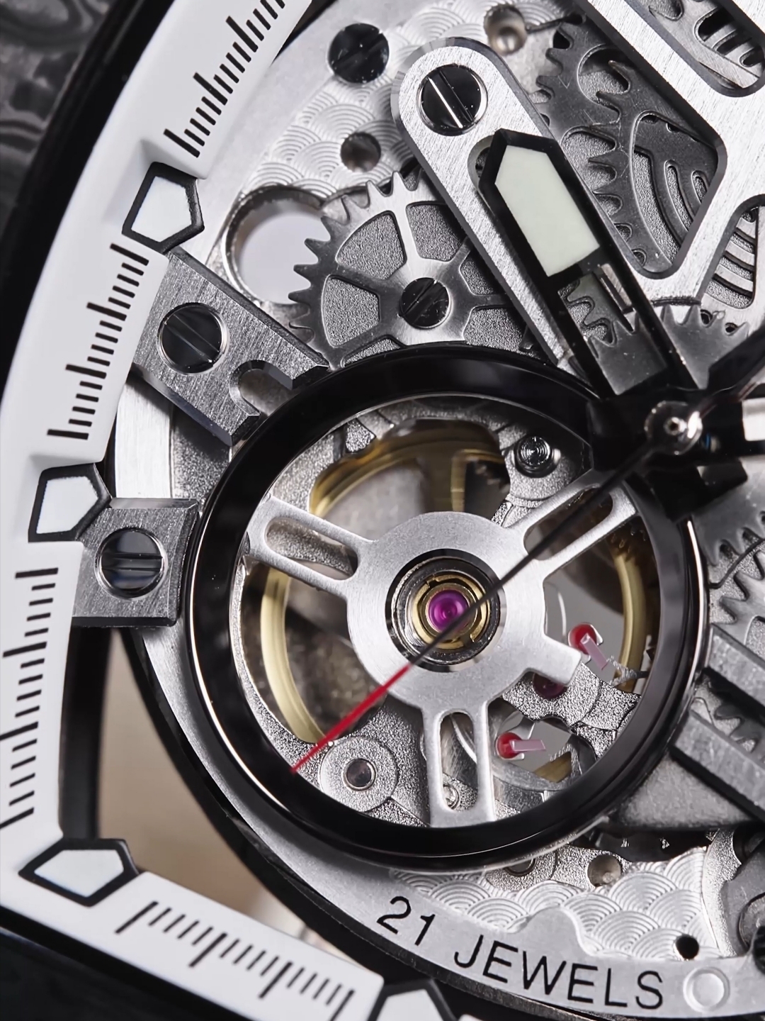 Tsar Bomba Elemental-Carbon Fiber Automatic  TB8228CF-03 Elite White 착용 스타일