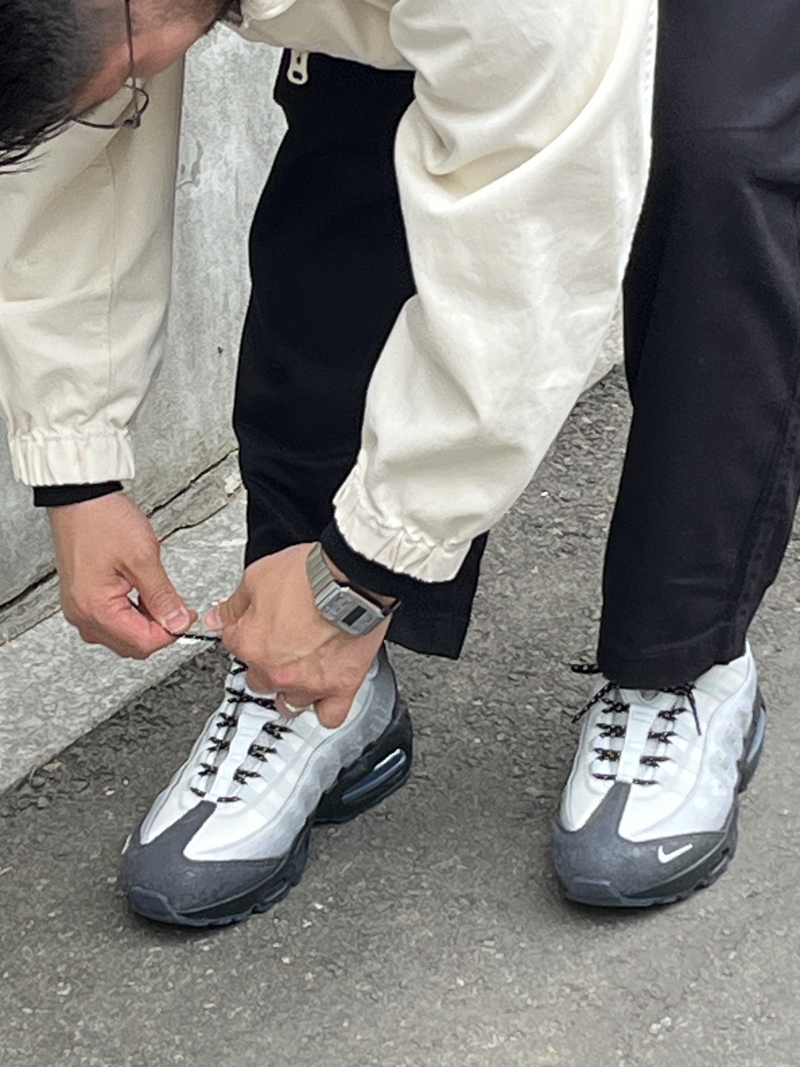 Nike Air Max 95 Big Bubble Seongsu Photon Dust Metallic Silver 착용 스타일 - 1