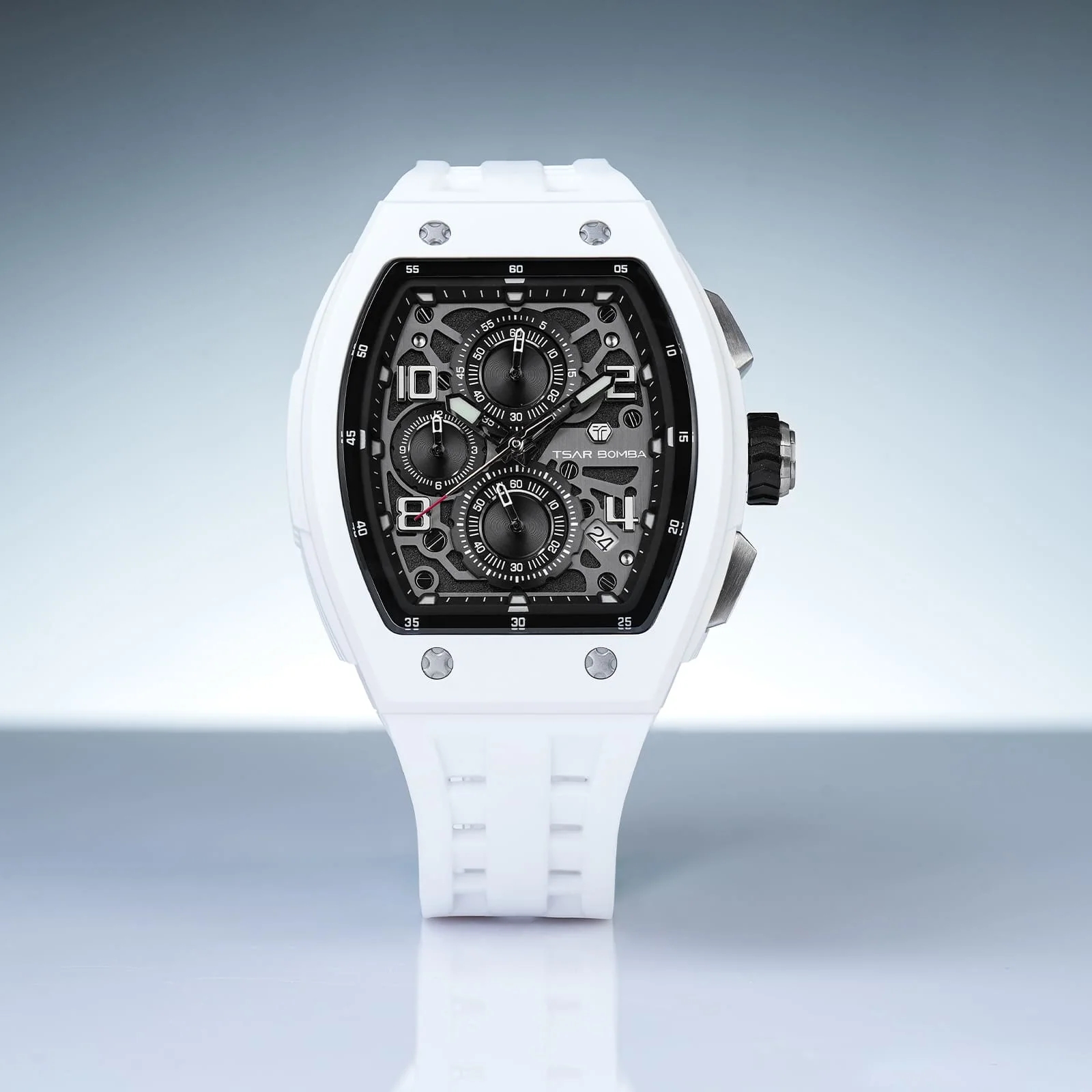 Tsar Bomba Elemental Bioceramic Chronograph Calendar Quartz TB8224B-01 White 착용 스타일
