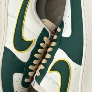 Nike Air Force 1 '07 LV8 Sail Noble Green 착용 스타일