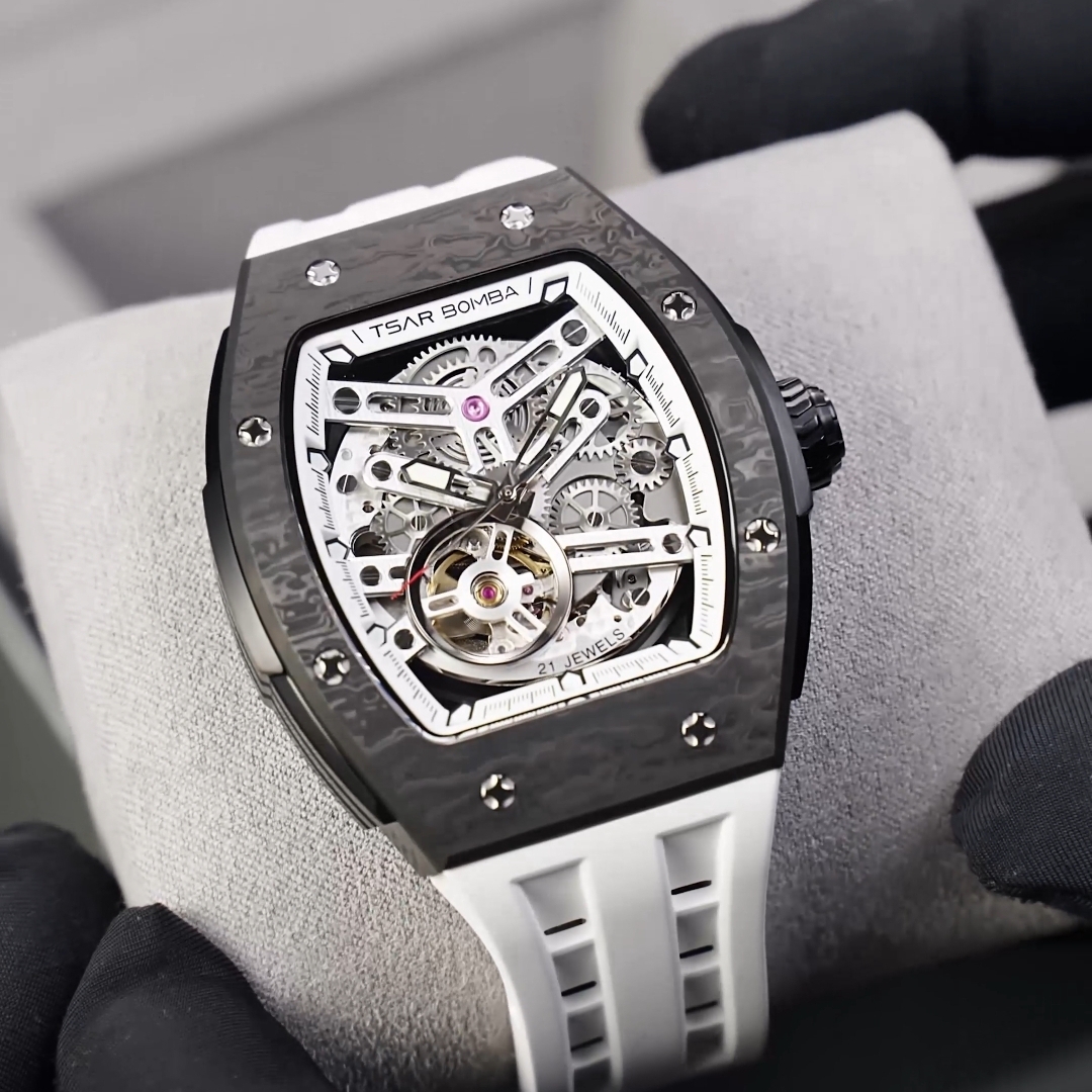 Tsar Bomba Elemental-Carbon Fiber Automatic  TB8228CF-03 Elite White 착용 스타일