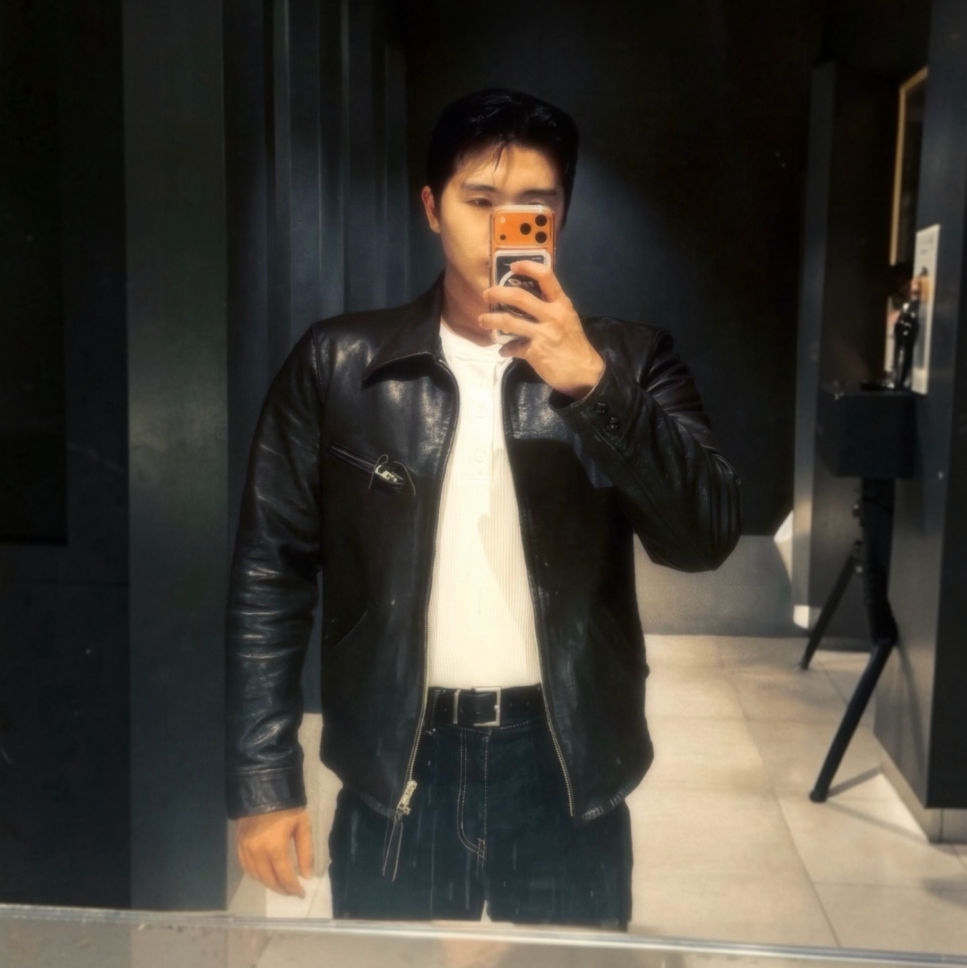 Double RL Leather Jacket Black Over Brown, Double RL Indigo Rinse Denim Field Pants Rinse 착용 스타일