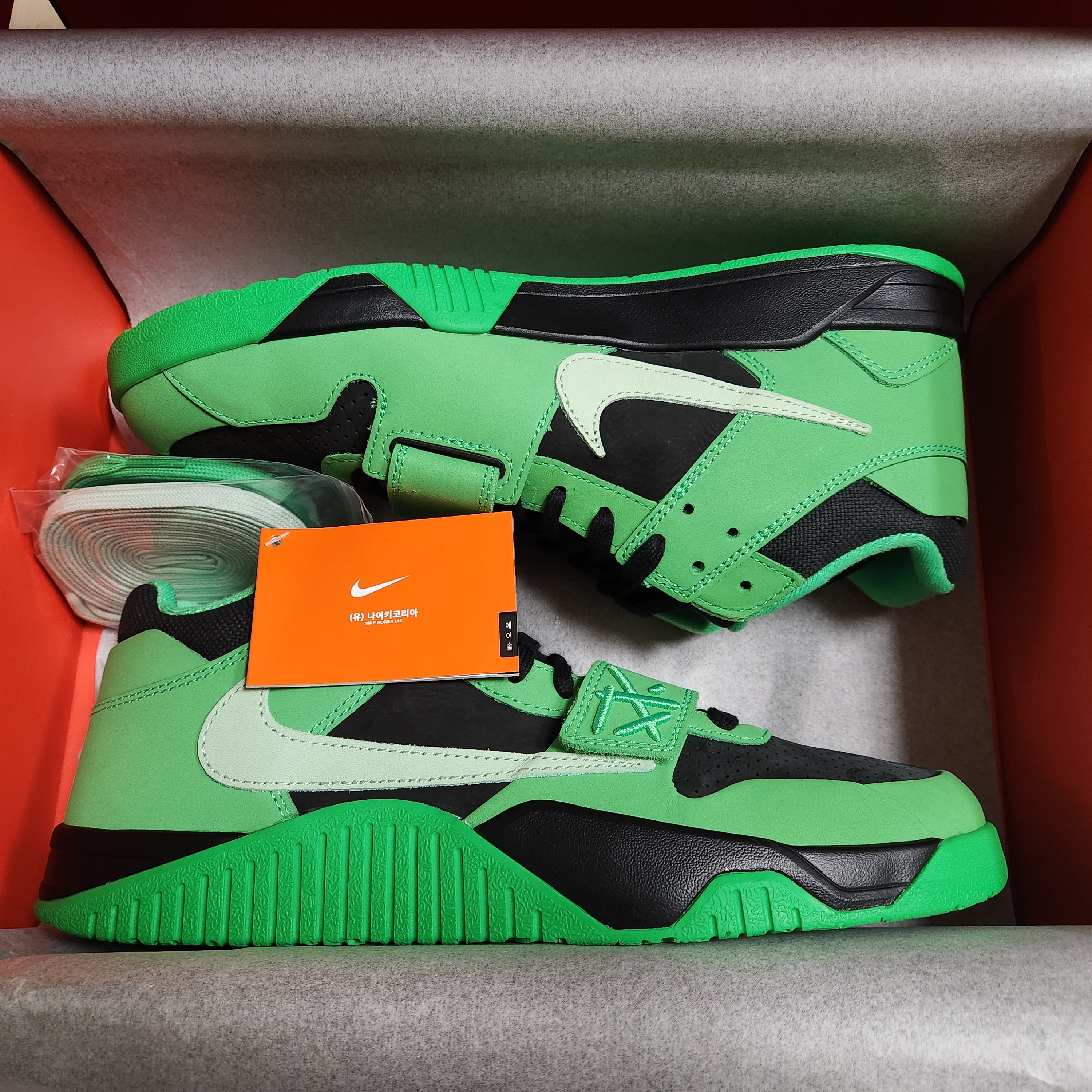 Jordan x Travis Scott Jumpman Jack TR Green Spark Vapor Green 착용 스타일 - 2