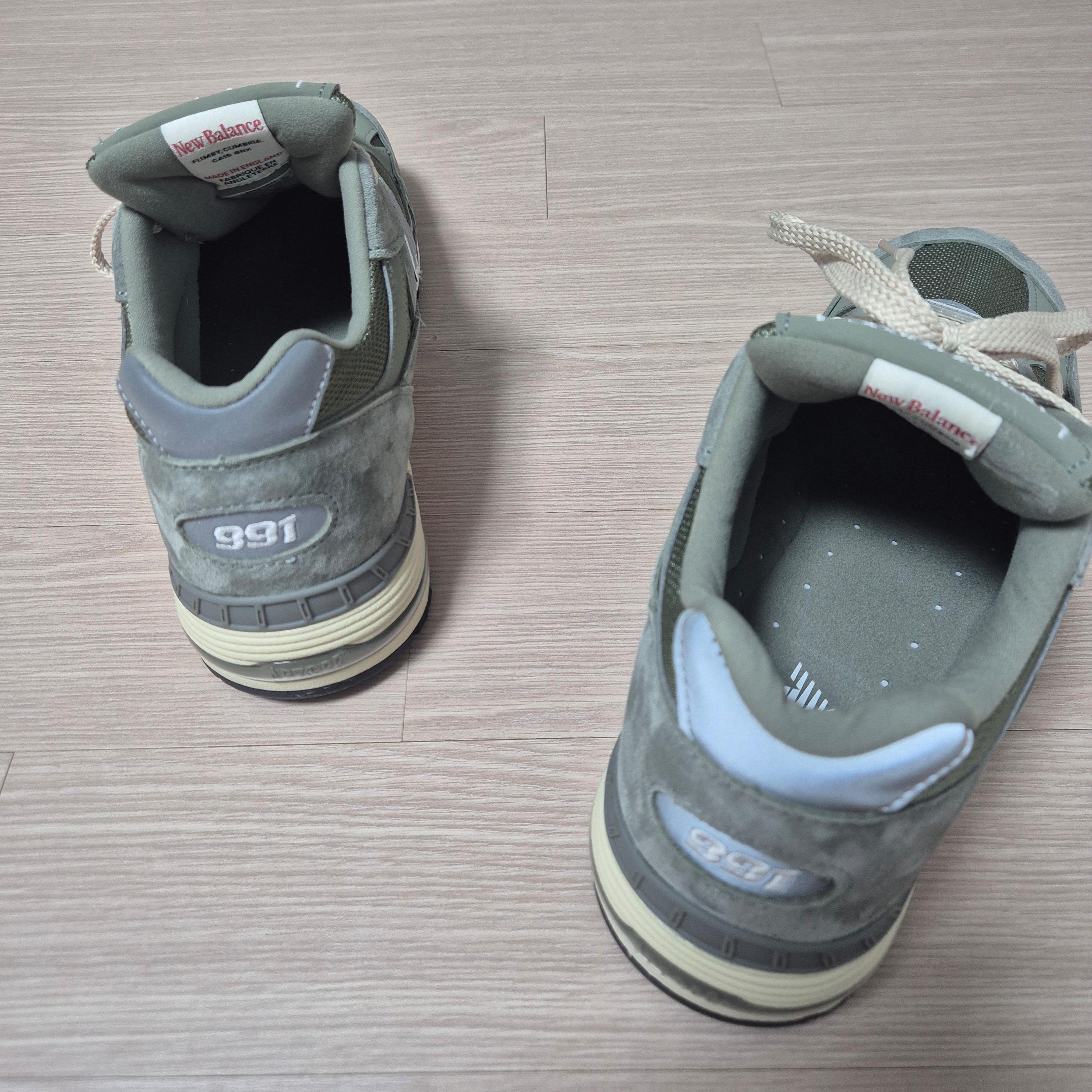 New Balance x Kith 991v1 Made in UK Vetiver 착용 스타일 - 1