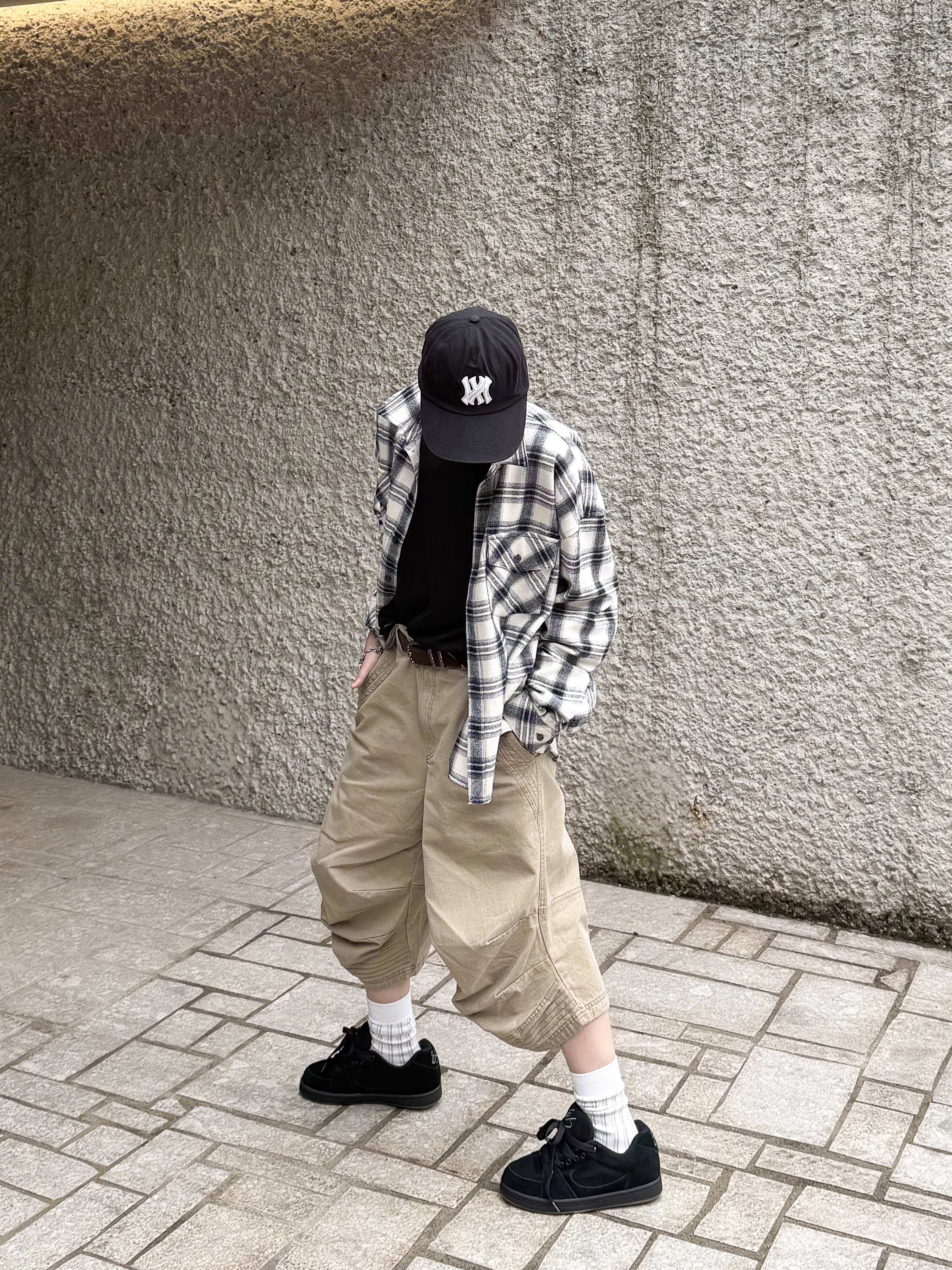 Farfromwhat Far Patch Logo Cap Black, Farfromwhat Far Logo Flannel Shirts 착용 스타일 - 4