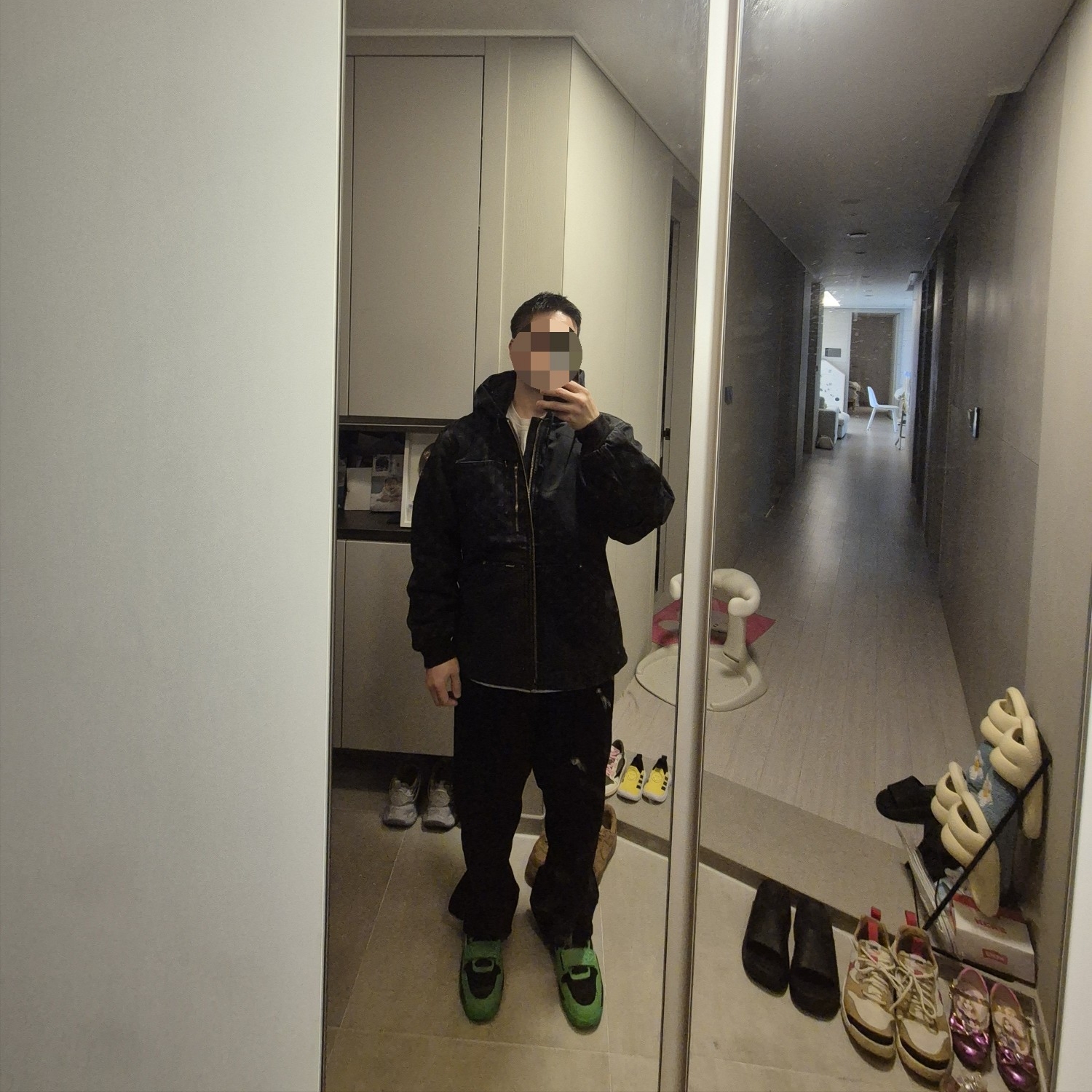 Supreme Flag Quilted Hooded Work Jacket Black - 26SS, Jordan x Travis Scott Jumpman Jack TR Green Spark Vapor Green 착용 스타일 - 1