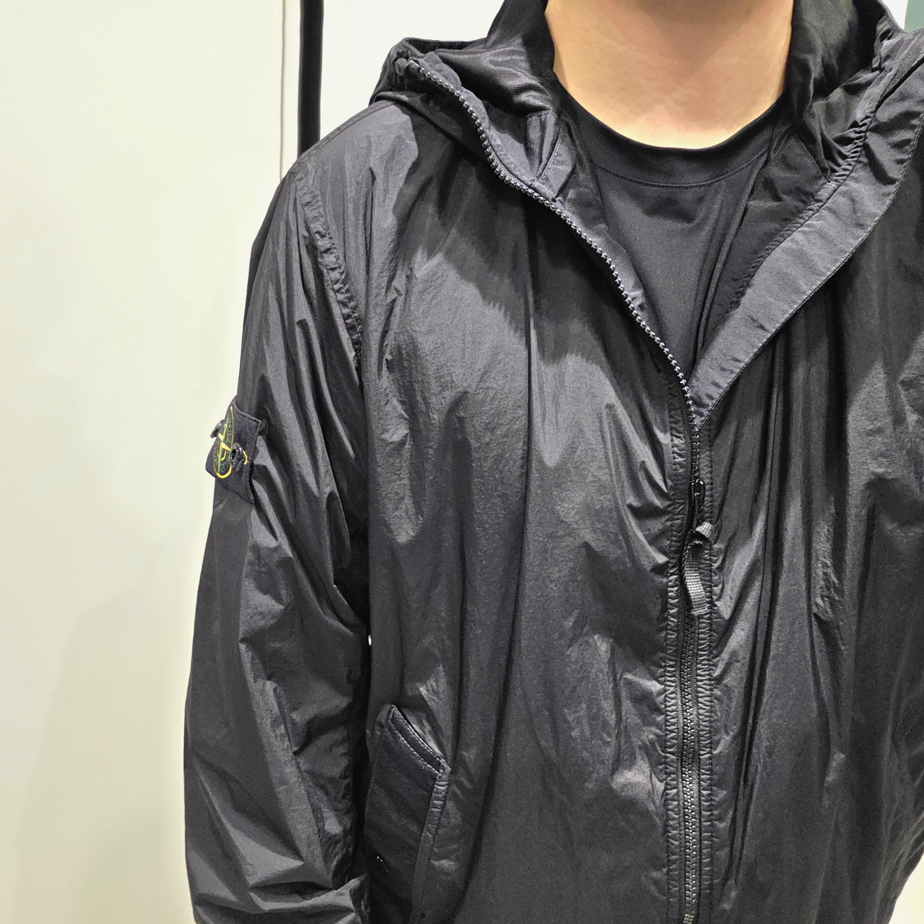 Stone Island 4100001 Crinkle Reps NY Hooded Jacket with Wind Resistance and Anti-Drop Black - 26SS 착용 스타일 - 2