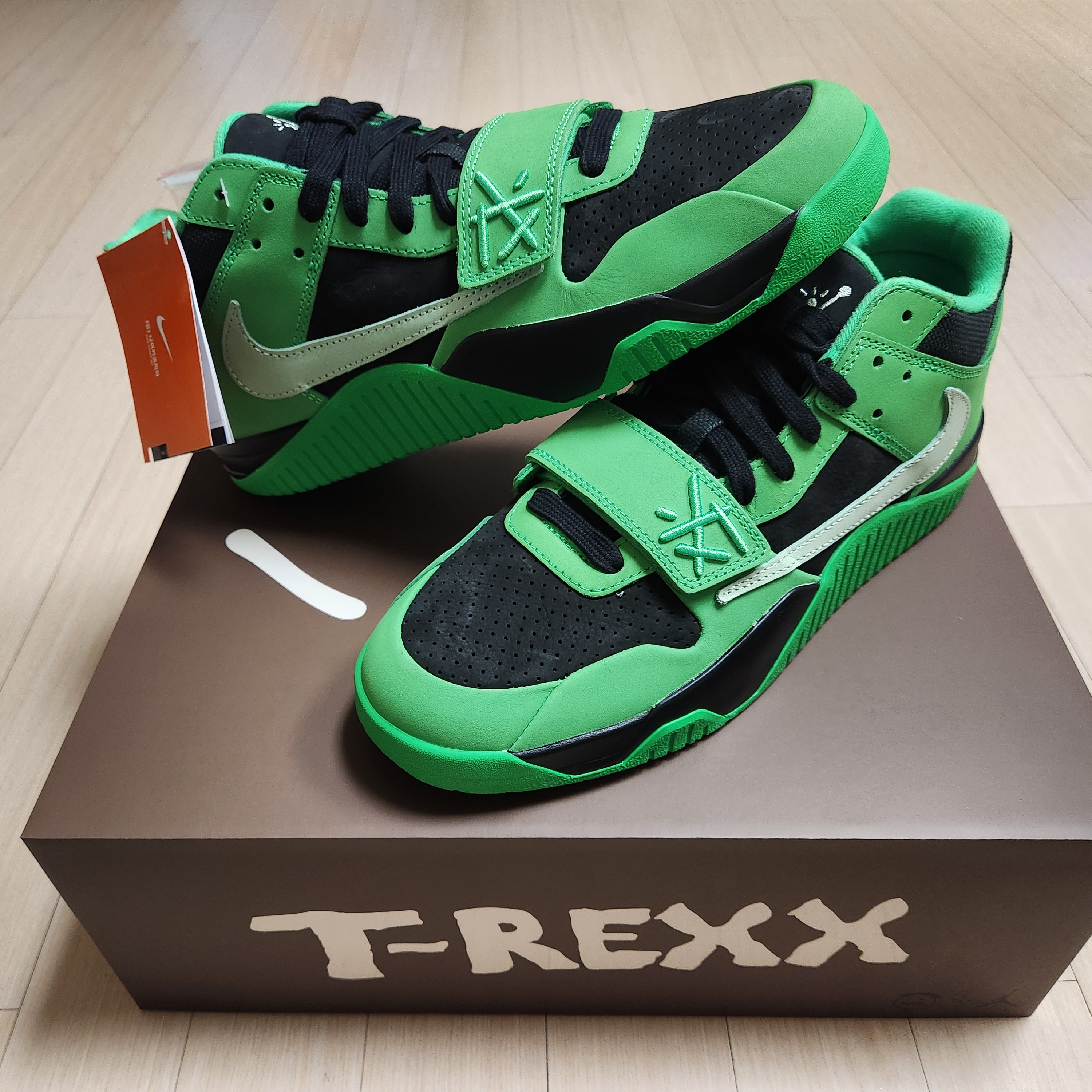 Jordan x Travis Scott Jumpman Jack TR Green Spark Vapor Green 착용 스타일 - 3