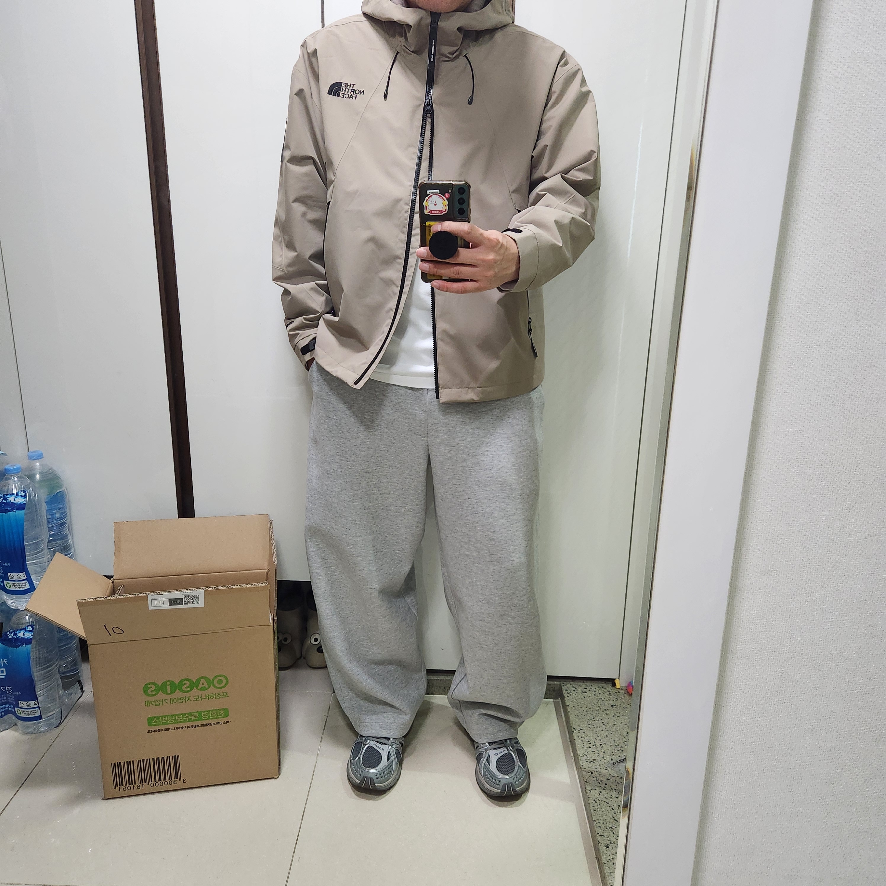 The North Face White Label Britton Jacket Latte 착용 스타일 - 2