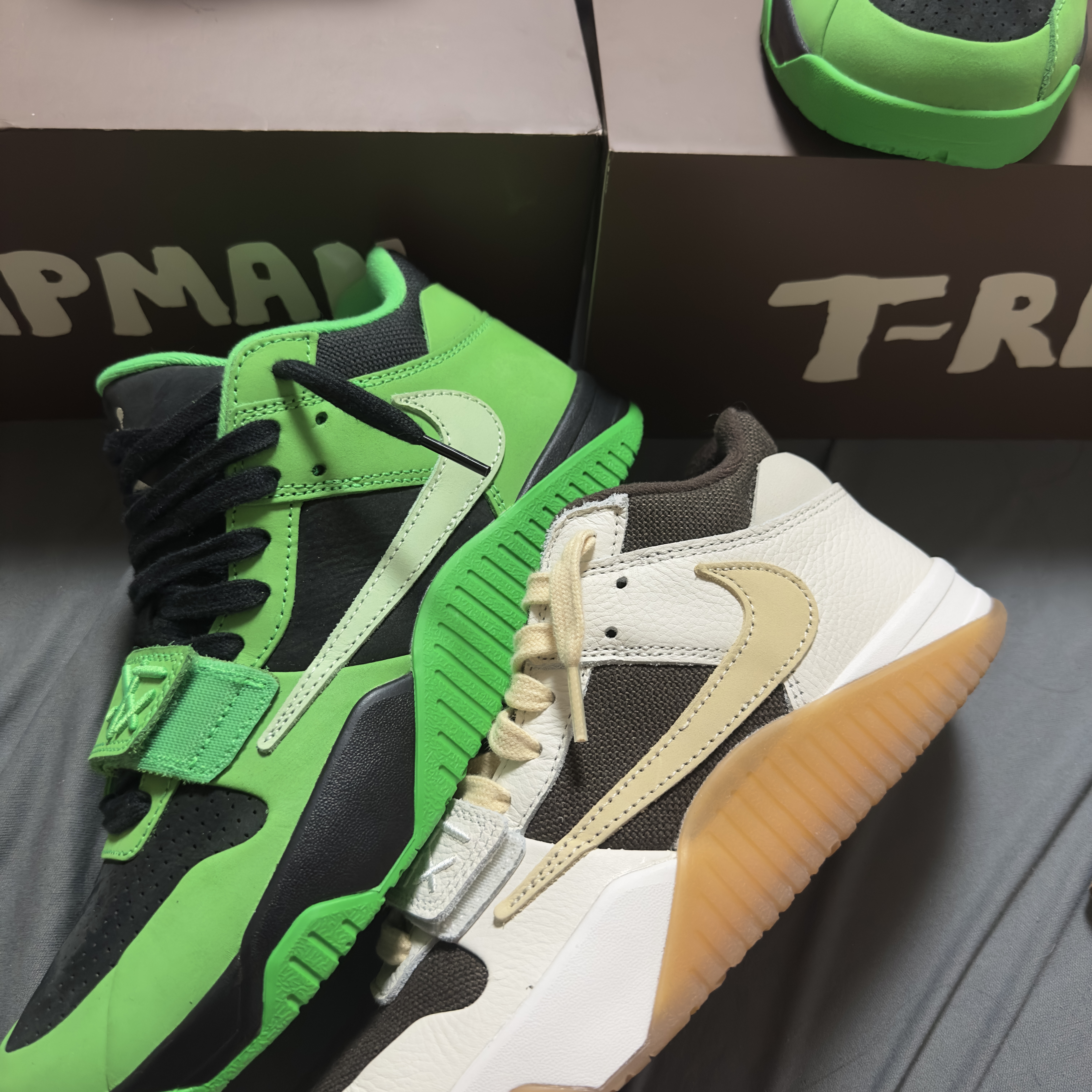 Jordan x Travis Scott Jumpman Jack TR Green Spark Vapor Green, Jordan x Travis Scott Jumpman Jack TR Sail and Dark Mocha 착용 스타일