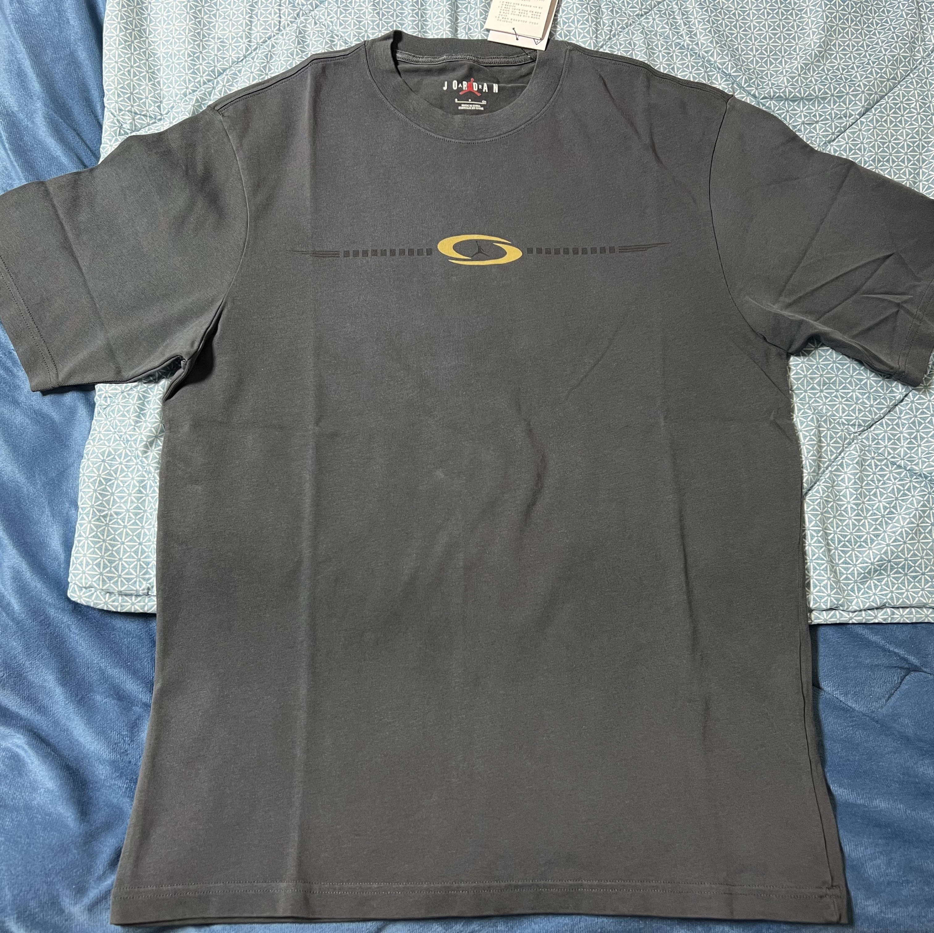 Jordan x Travis Scott T-Shirt Dark Smoke Grey (DZ5510-070) 착용 스타일 - 1