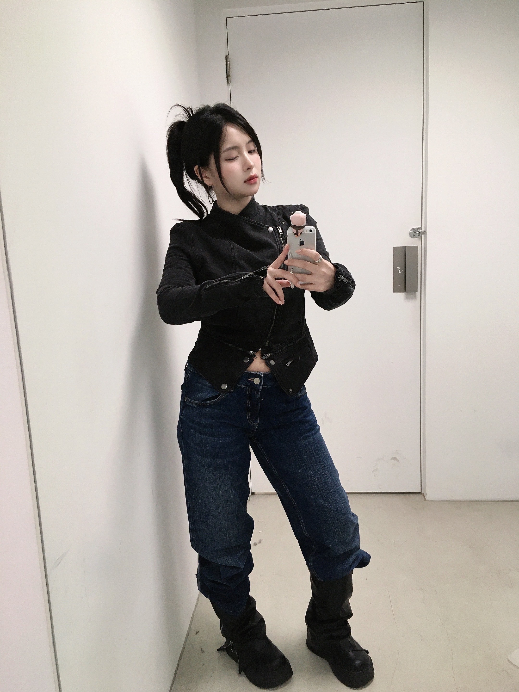 OJOS Detachable Span Denim Jacket / Charcoal, OJOS Detachable Span Denim Jacket / Khaki 착용 스타일