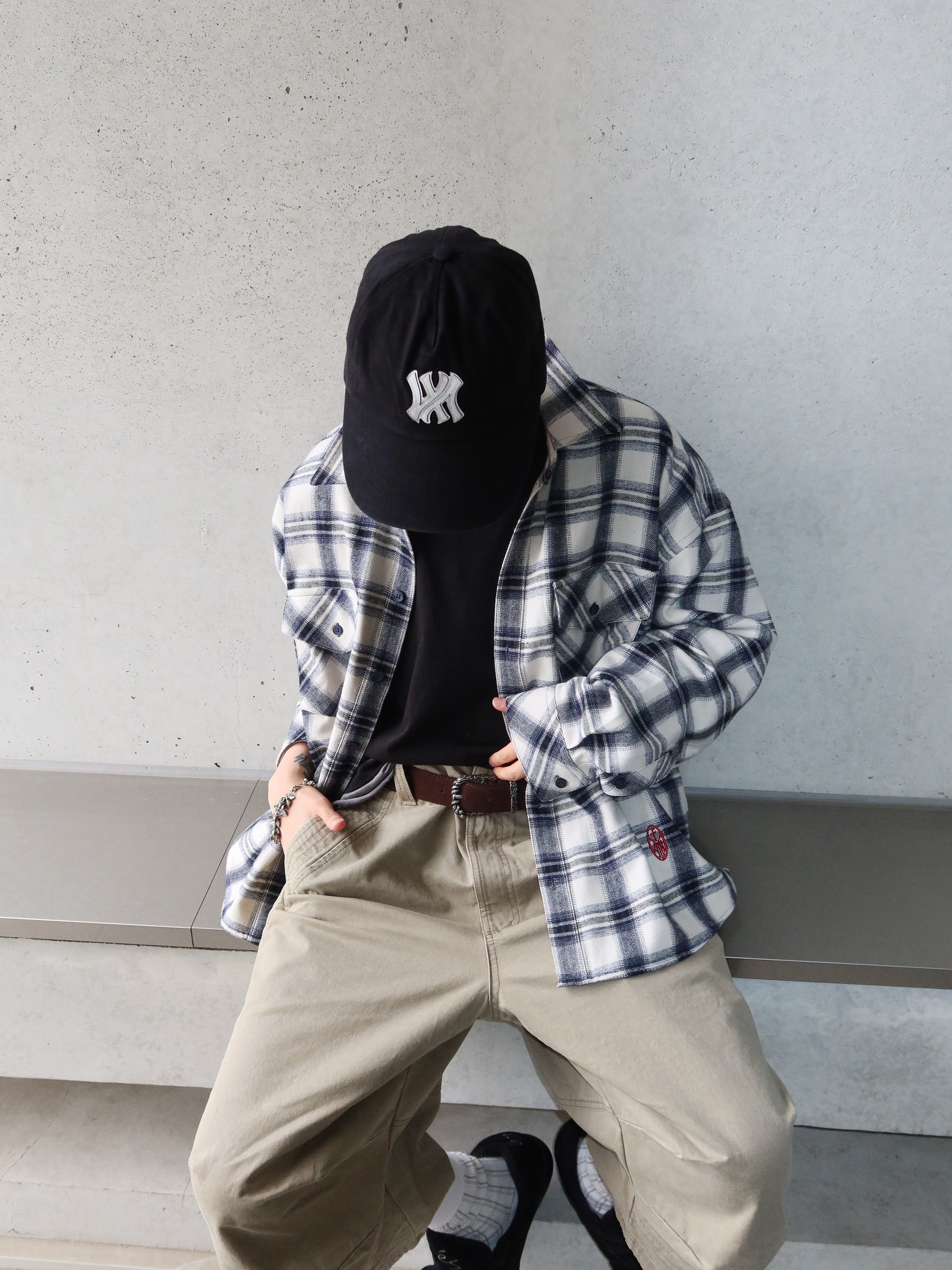 Farfromwhat Far Patch Logo Cap Black, Farfromwhat Far Logo Flannel Shirts 착용 스타일 - 6