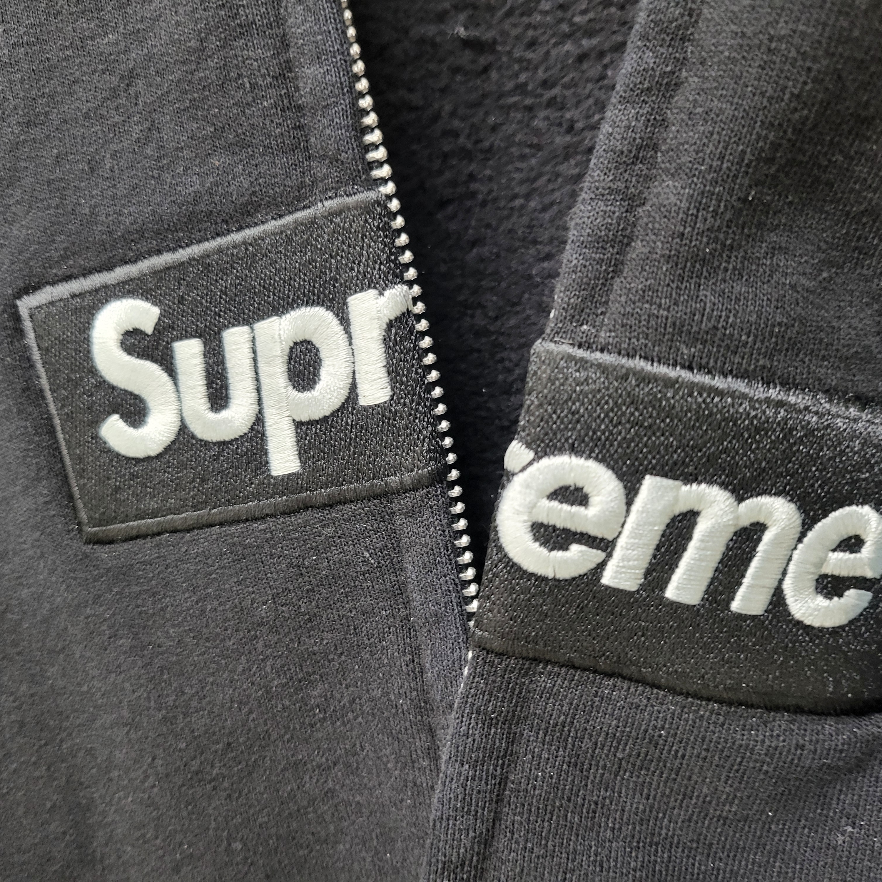 Supreme x MM6 Maison Margiela Box Logo Zip Up Hooded Sweatshirt Black - 26SS 착용 스타일