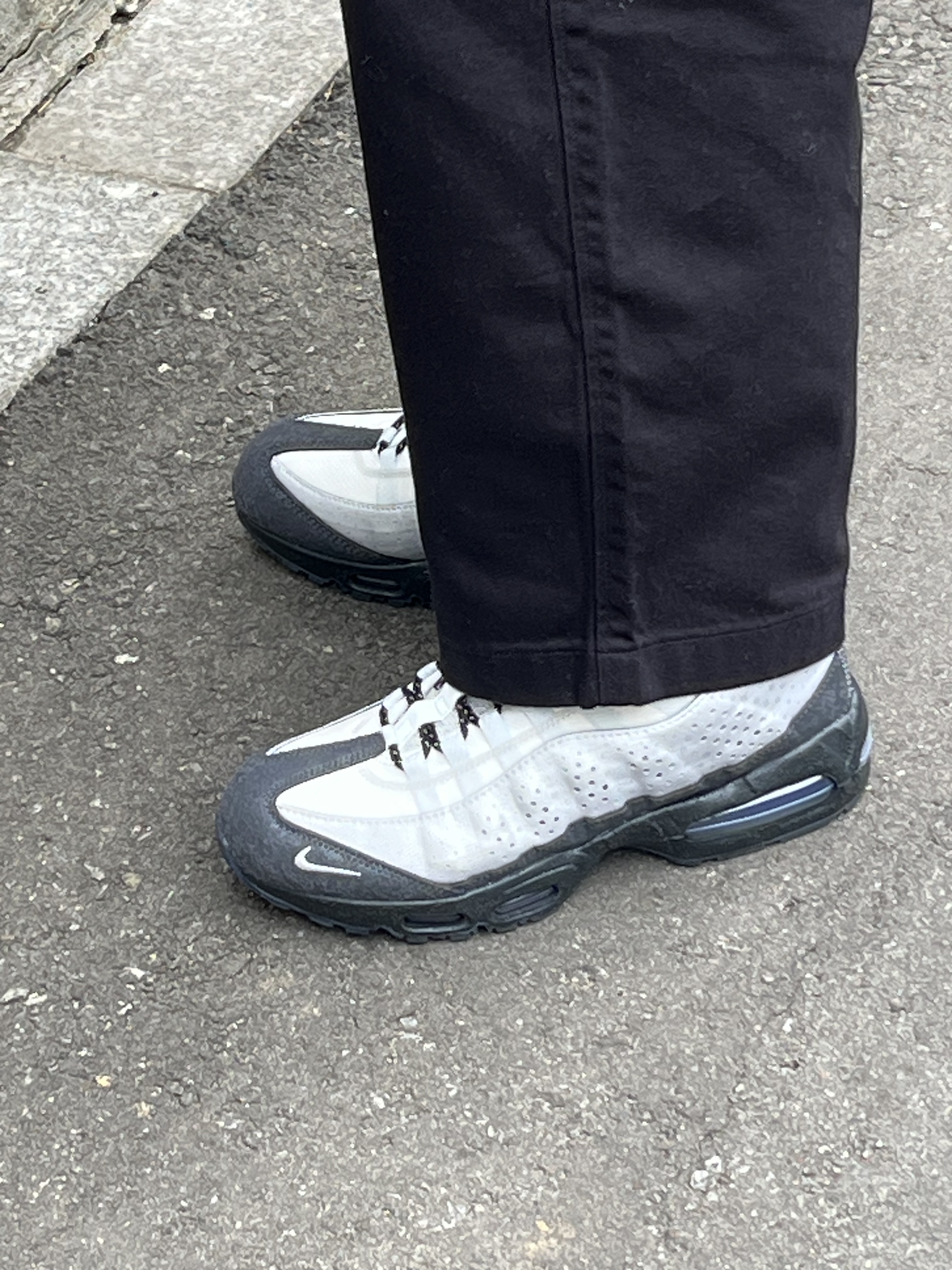 Nike Air Max 95 Big Bubble Seongsu Photon Dust Metallic Silver 착용 스타일 - 2