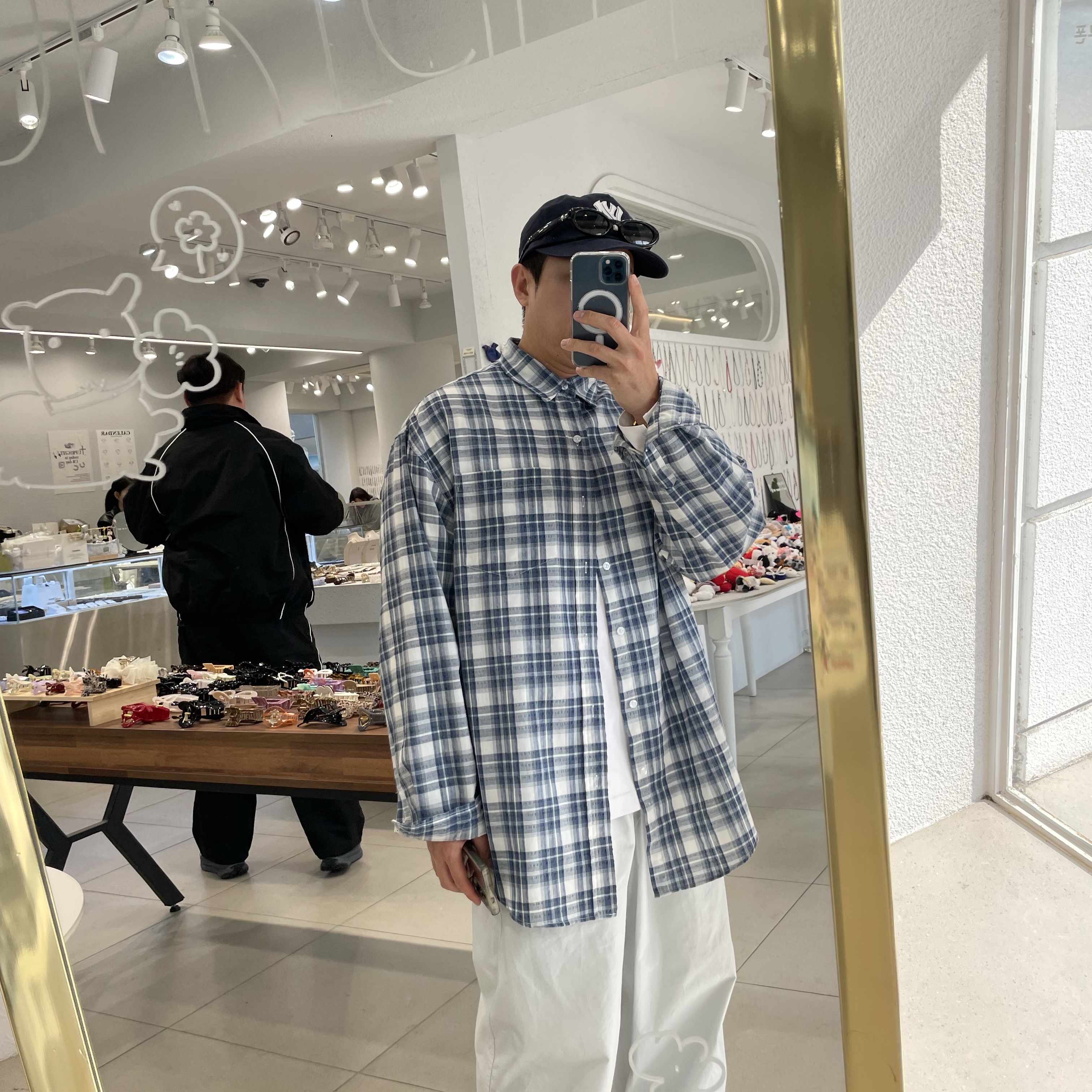 Farfromwhat Far Patch Logo Cap Navy 착용 스타일