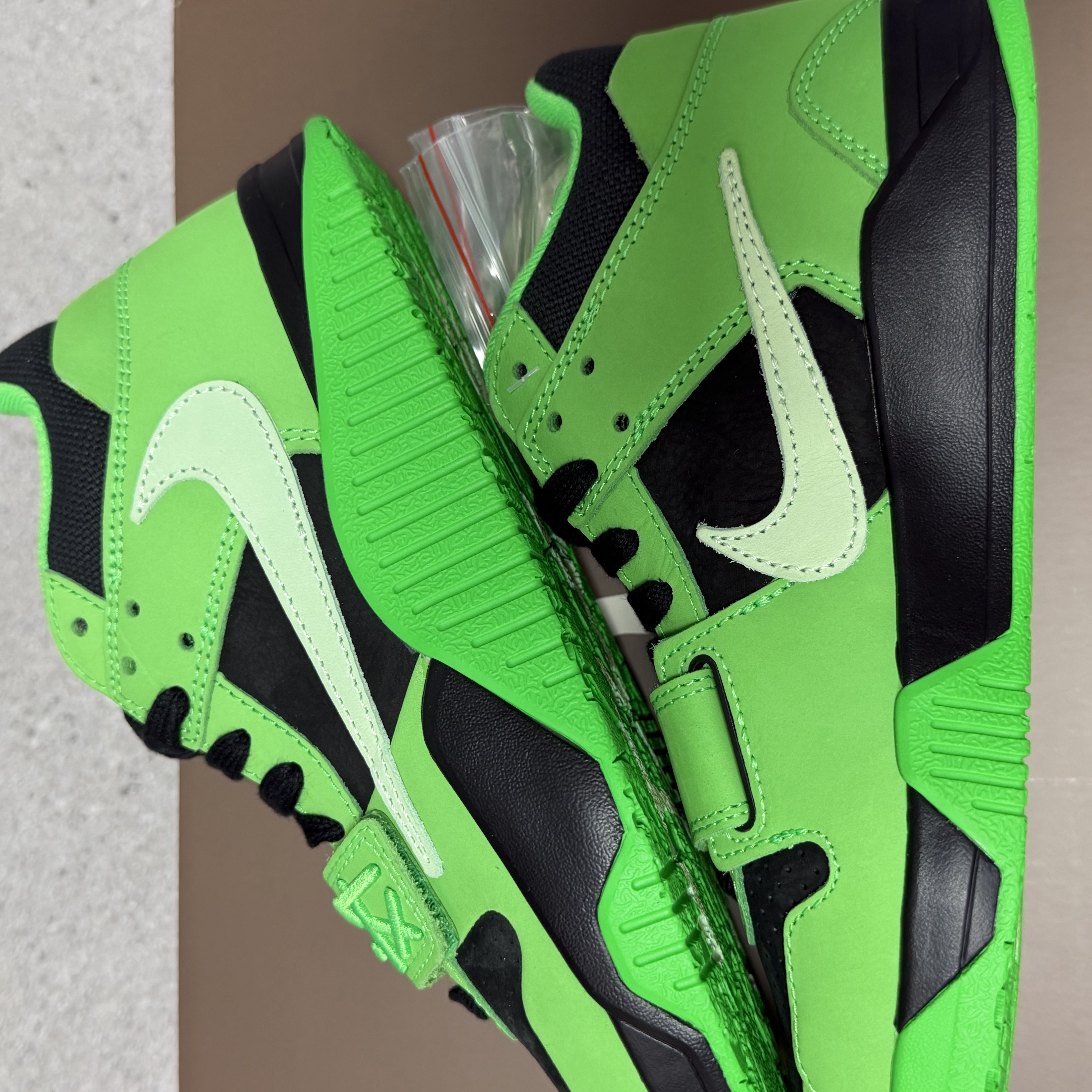 Jordan x Travis Scott Jumpman Jack TR Green Spark Vapor Green 착용 스타일 - 2