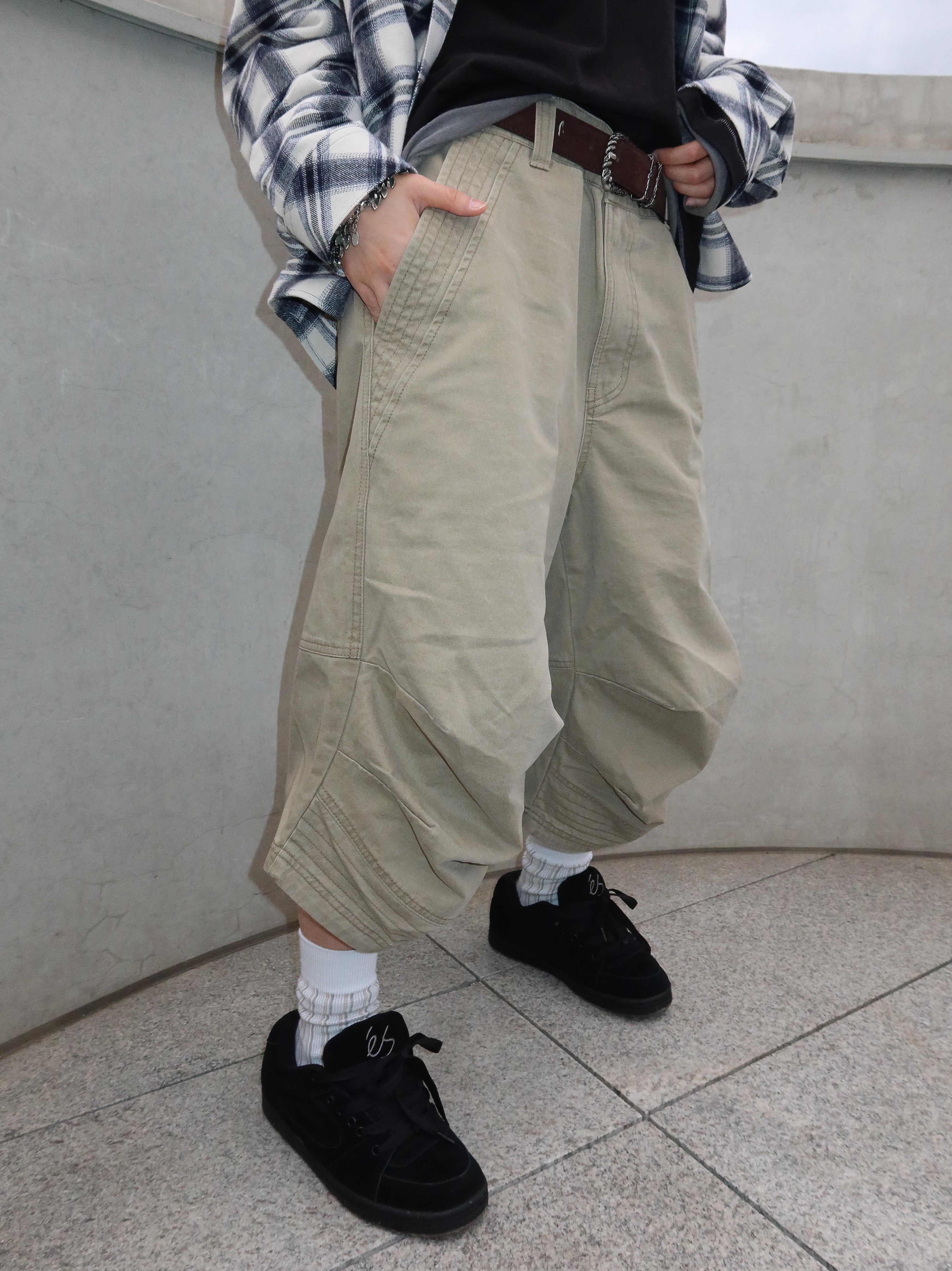 Farfromwhat Far Patch Logo Cap Black, Farfromwhat Far Logo Flannel Shirts 착용 스타일 - 8