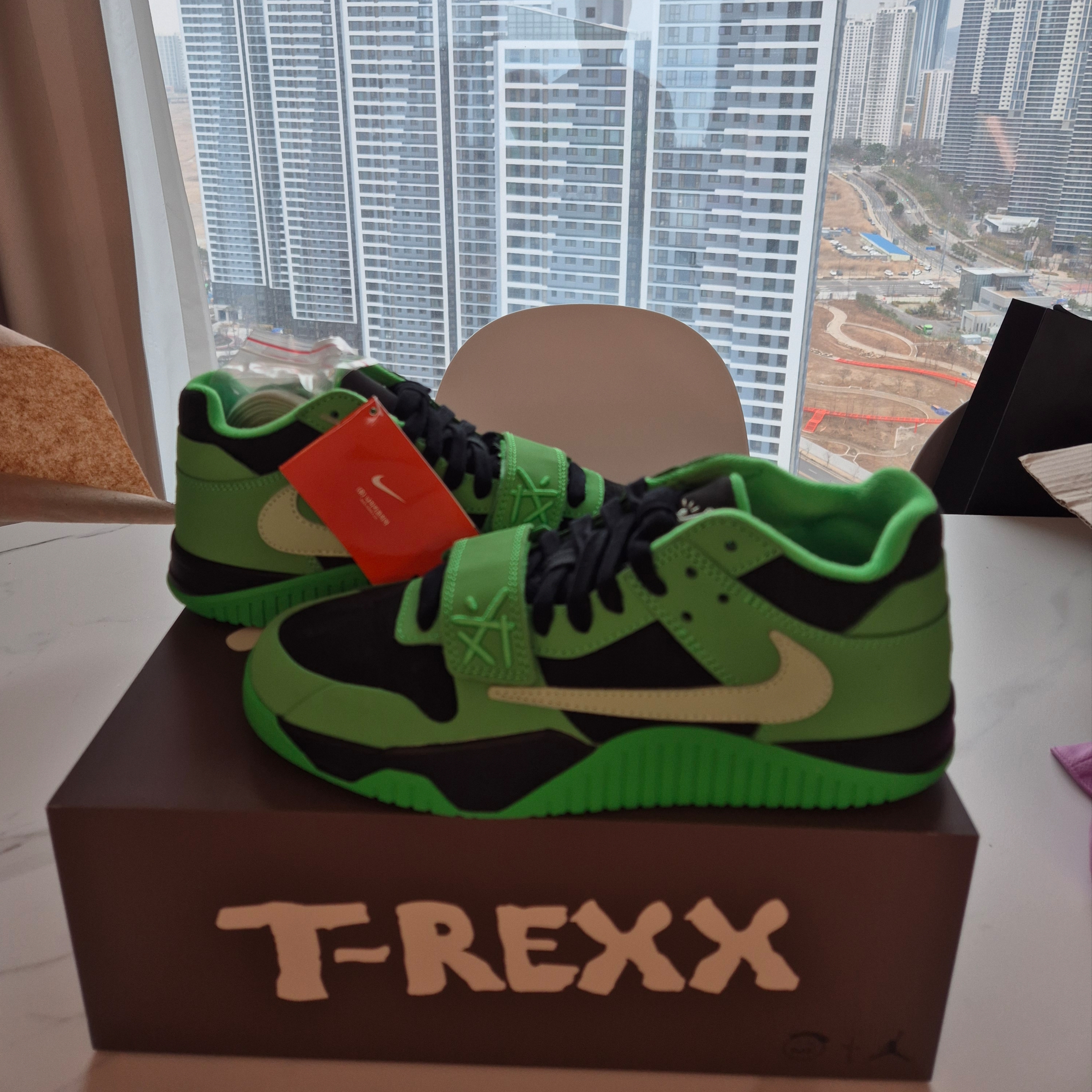 Jordan x Travis Scott Jumpman Jack TR Green Spark Vapor Green 착용 스타일 - 5