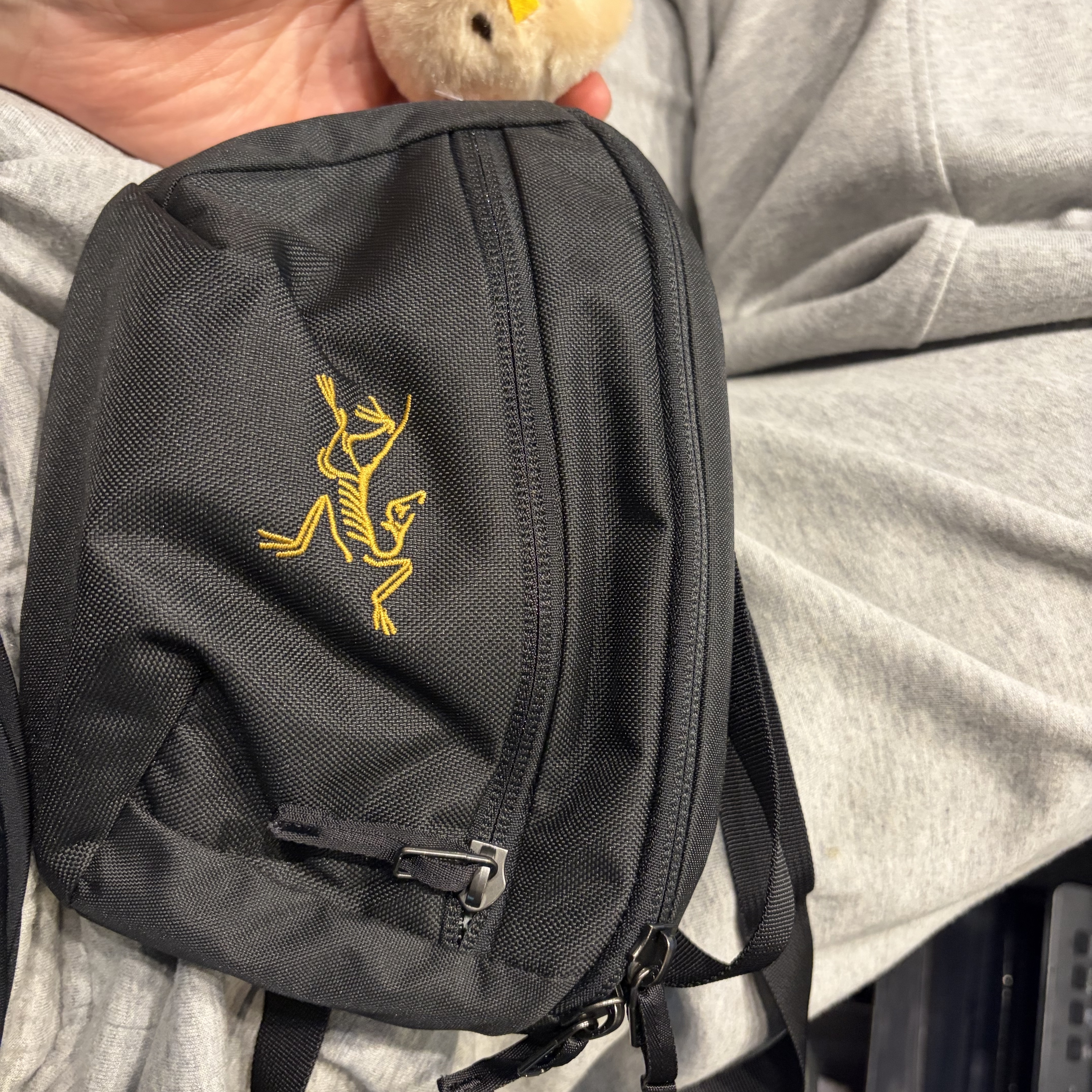 Arc'teryx Mantis 1 Waistpack Black 착용 스타일 - 1