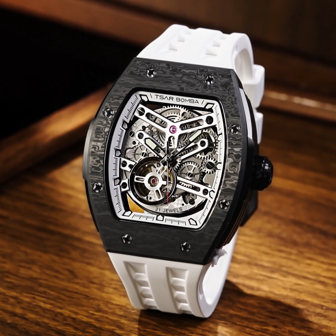 Tsar Bomba Elemental-Carbon Fiber Automatic  TB8228CF-03 Elite White 착용 스타일